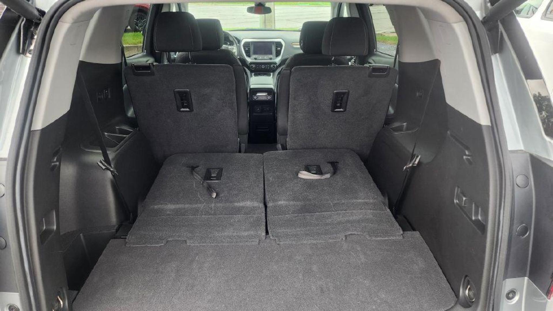 2023 GRAY GMC ACADIA SLE - AWD (1GKKNRL49PZ) with an 2.0L engine, Automatic transmission, located at 101 S. Halleck St., DeMotte, 46310, (219) 987-2922, 41.202343, -87.198189 - Photo#26