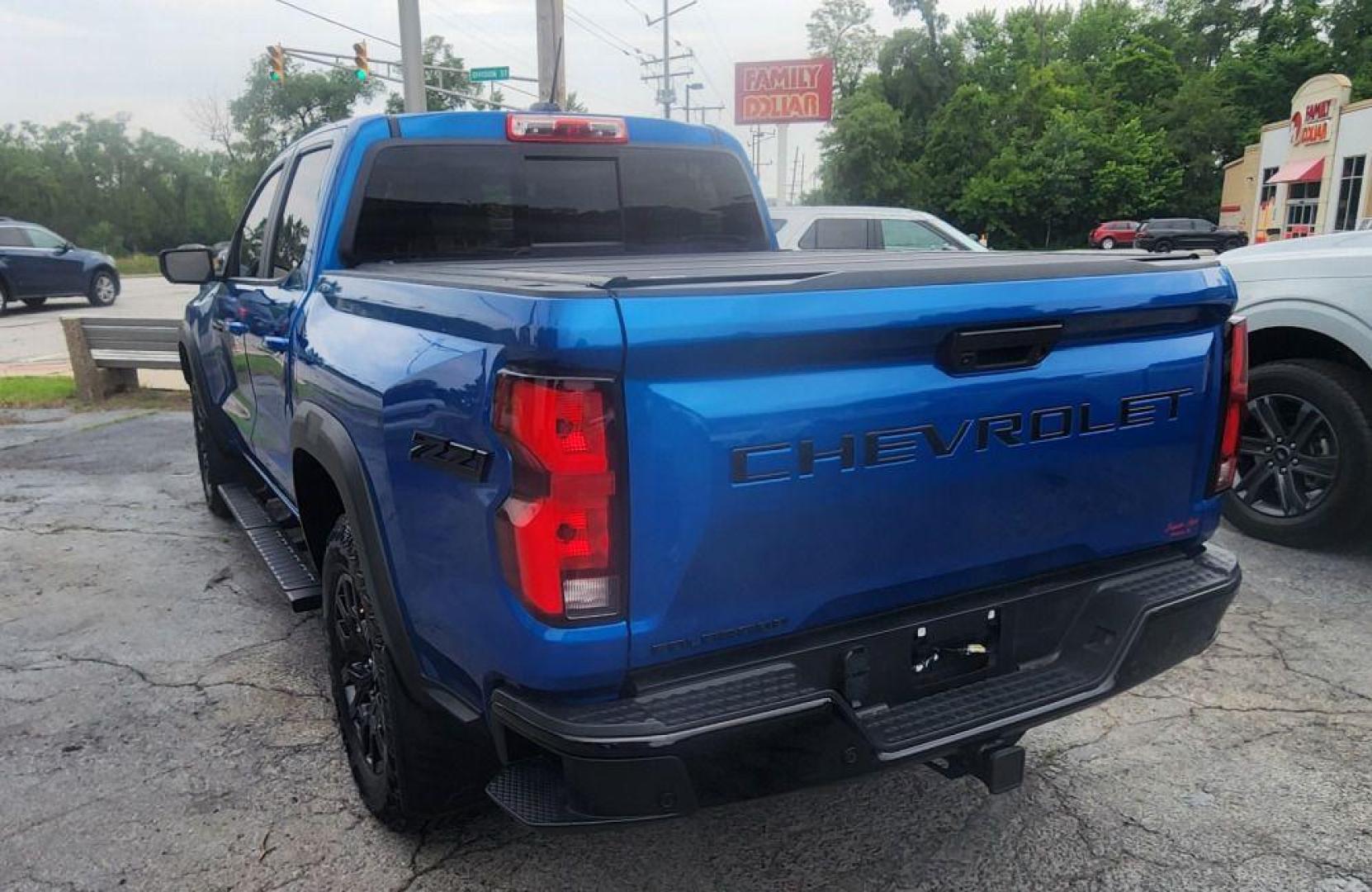 2024 BLUE CHEVROLET COLORADO Z71 - 4WD (1GCPTDEK2R1) with an 2.7L engine, Automatic transmission, located at 101 S. Halleck St., DeMotte, 46310, (219) 987-2922, 41.202343, -87.198189 - Photo#7