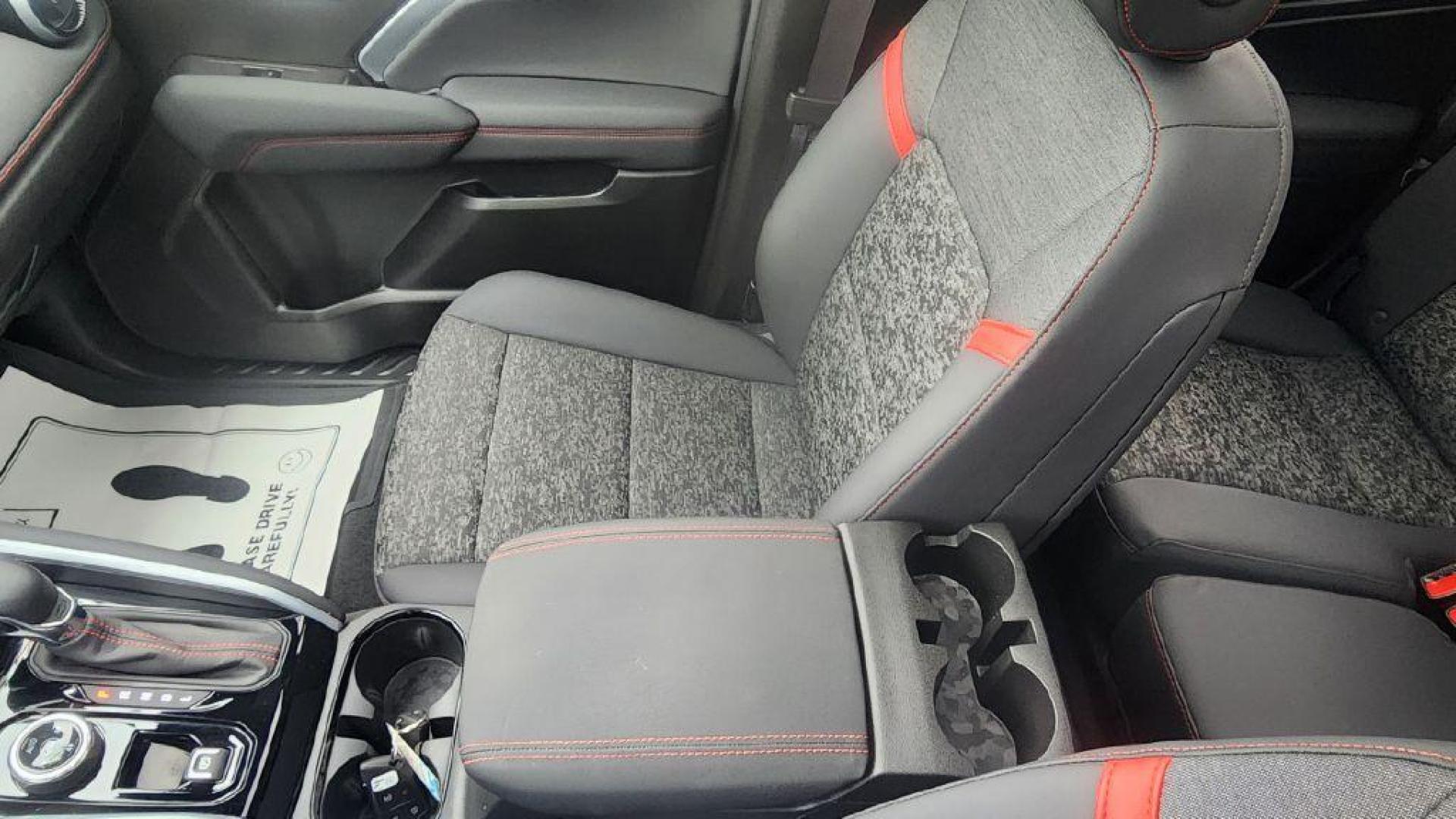 2024 BLUE CHEVROLET COLORADO Z71 - 4WD (1GCPTDEK2R1) with an 2.7L engine, Automatic transmission, located at 101 S. Halleck St., DeMotte, 46310, (219) 987-2922, 41.202343, -87.198189 - Photo#13
