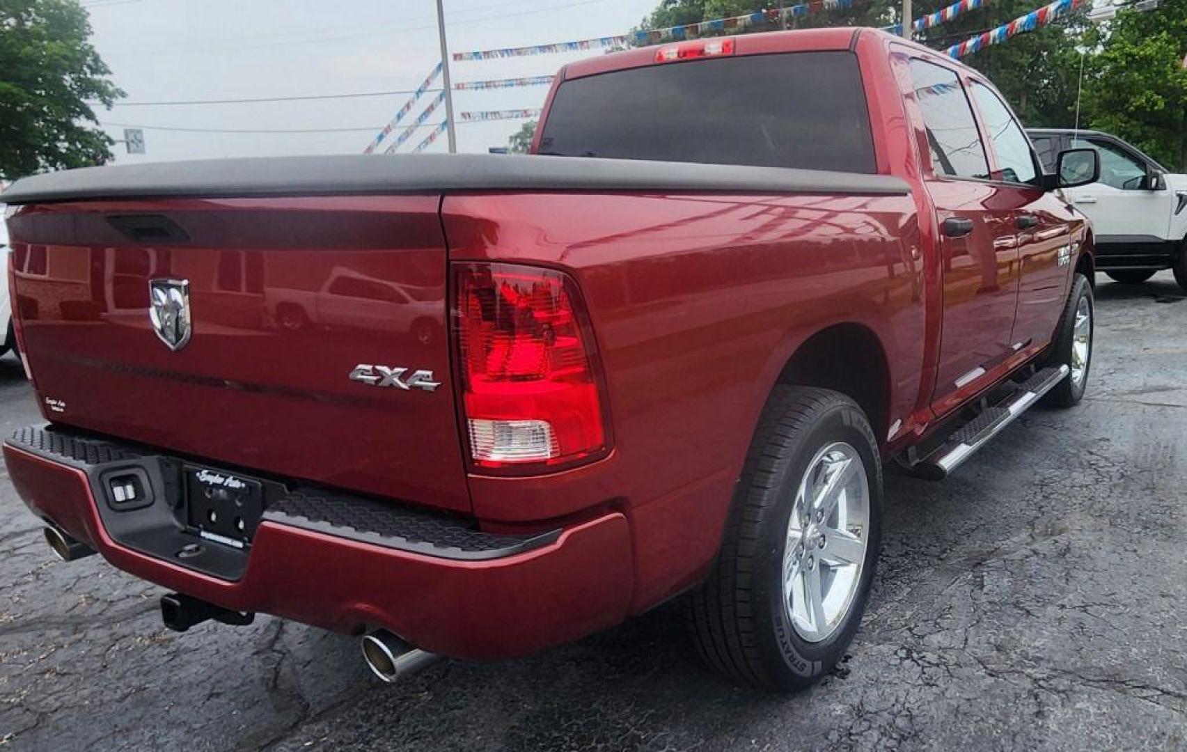 2014 BURGAN RAM 1500 ST - 4WD (1C6RR7KT1ES) with an 5.7L engine, Automatic transmission, located at 101 S. Halleck St., DeMotte, 46310, (219) 987-2922, 41.202343, -87.198189 - Photo#2