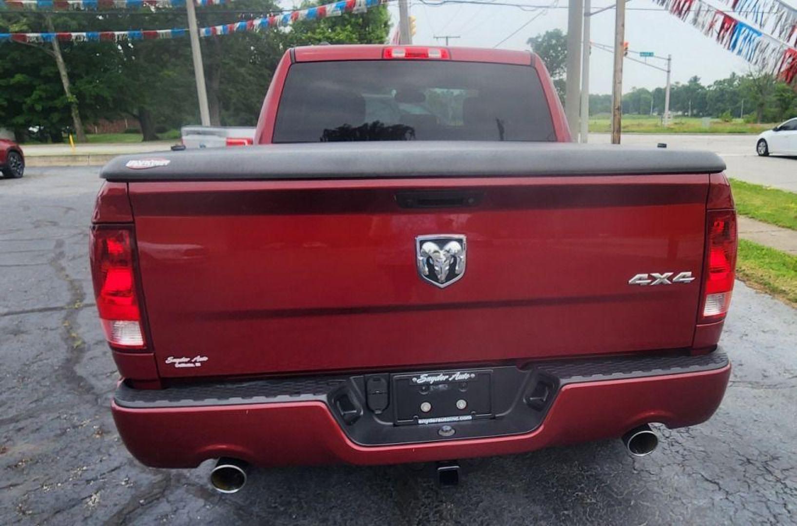 2014 BURGAN RAM 1500 ST - 4WD (1C6RR7KT1ES) with an 5.7L engine, Automatic transmission, located at 101 S. Halleck St., DeMotte, 46310, (219) 987-2922, 41.202343, -87.198189 - Photo#4