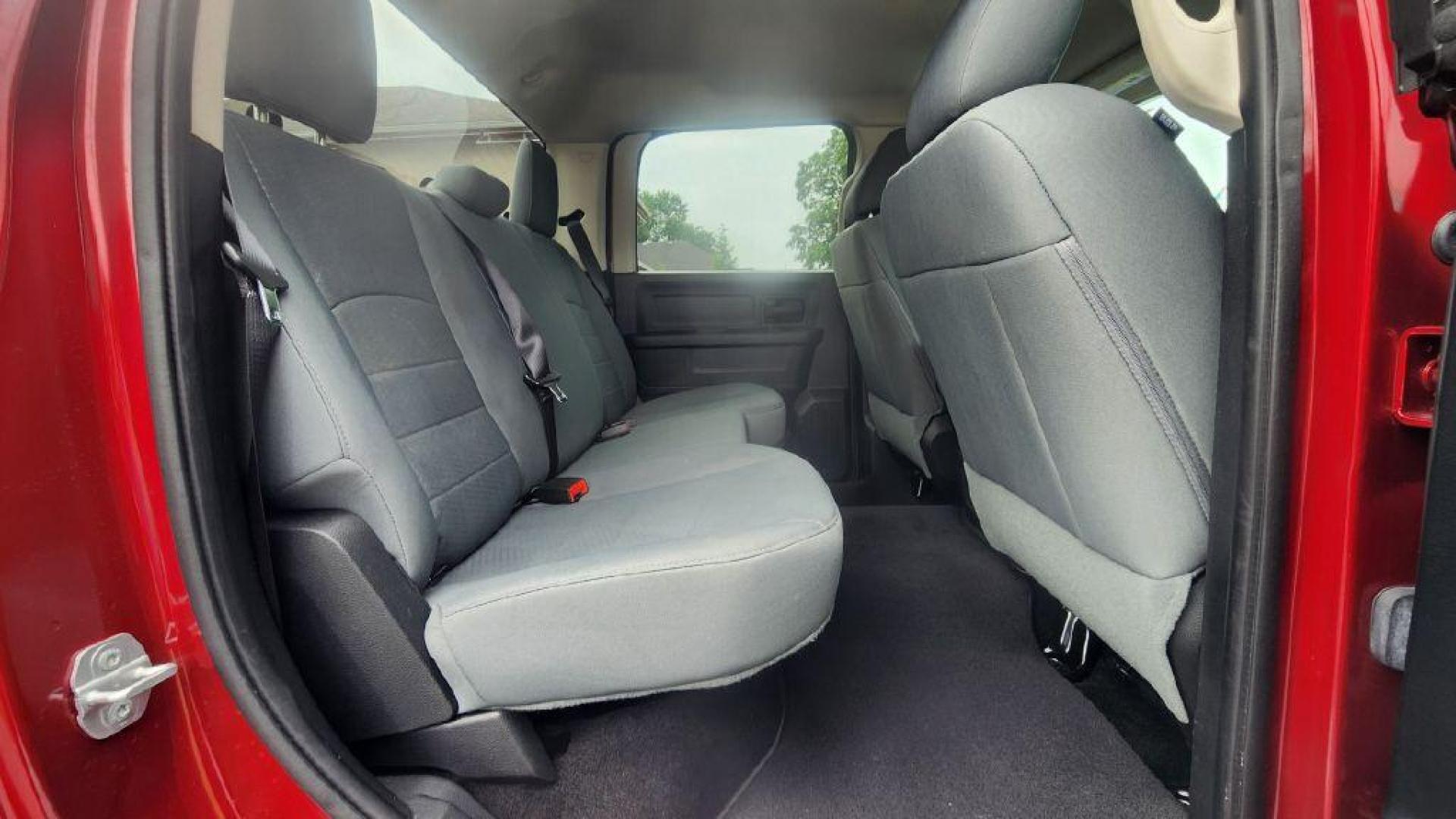 2014 BURGAN RAM 1500 ST - 4WD (1C6RR7KT1ES) with an 5.7L engine, Automatic transmission, located at 101 S. Halleck St., DeMotte, 46310, (219) 987-2922, 41.202343, -87.198189 - Photo#8