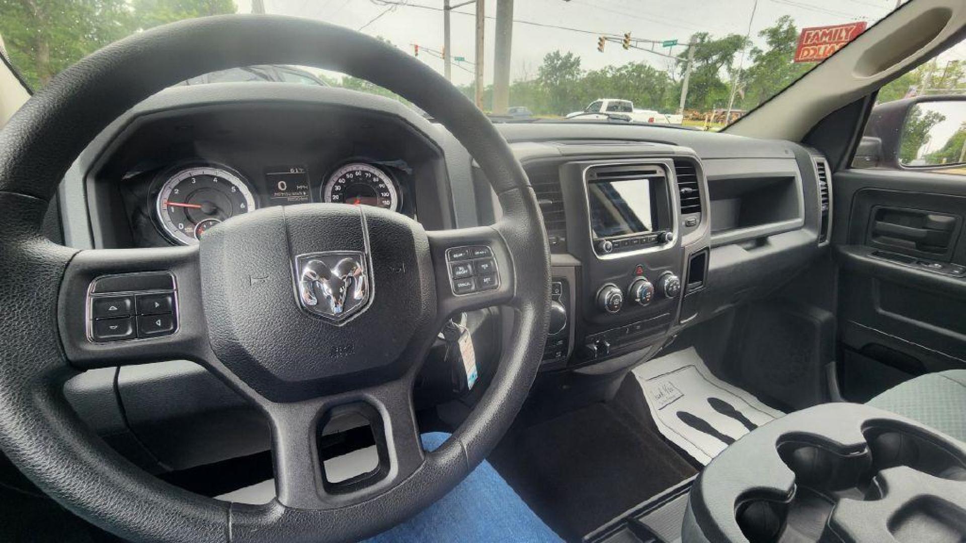2014 BURGAN RAM 1500 ST - 4WD (1C6RR7KT1ES) with an 5.7L engine, Automatic transmission, located at 101 S. Halleck St., DeMotte, 46310, (219) 987-2922, 41.202343, -87.198189 - Photo#10