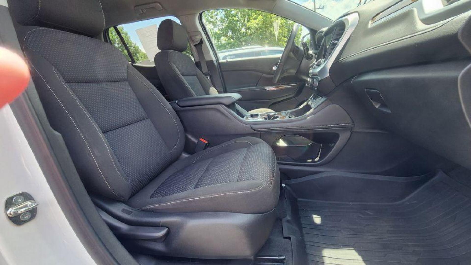 2023 WHITE GMC ACADIA SLE - AWD (1GKKNRL48PZ) with an 2.0L engine, Automatic transmission, located at 101 S. Halleck St., DeMotte, 46310, (219) 987-2922, 41.202343, -87.198189 - Photo#9