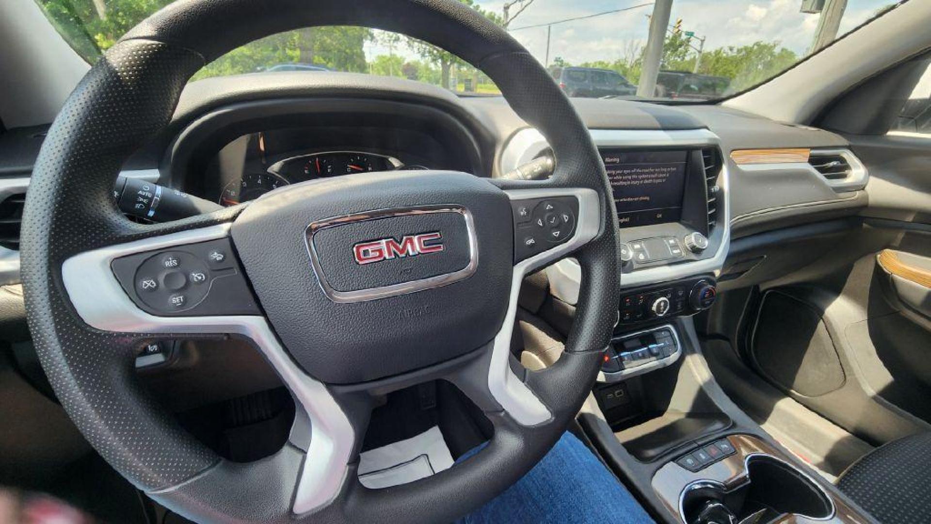 2023 WHITE GMC ACADIA SLE - AWD (1GKKNRL48PZ) with an 2.0L engine, Automatic transmission, located at 101 S. Halleck St., DeMotte, 46310, (219) 987-2922, 41.202343, -87.198189 - Photo#10