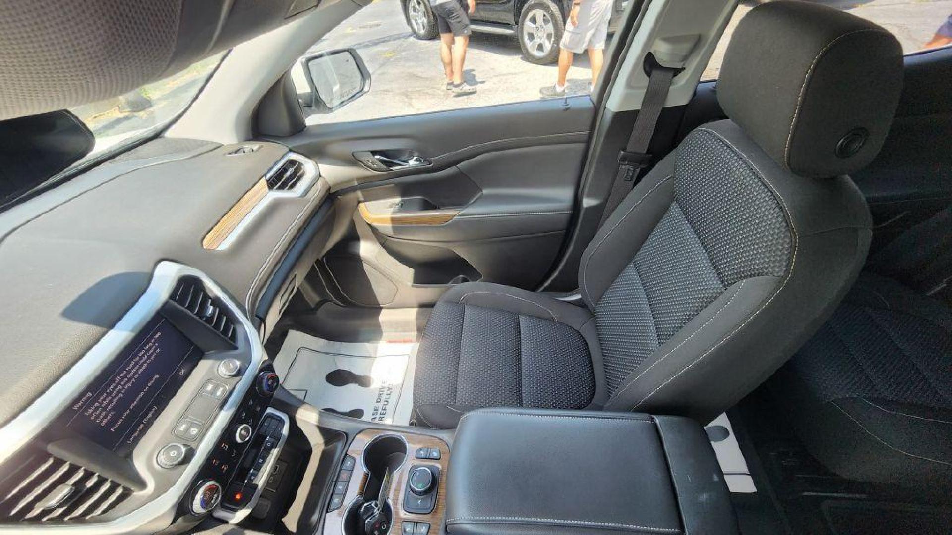 2023 WHITE GMC ACADIA SLE - AWD (1GKKNRL48PZ) with an 2.0L engine, Automatic transmission, located at 101 S. Halleck St., DeMotte, 46310, (219) 987-2922, 41.202343, -87.198189 - Photo#11