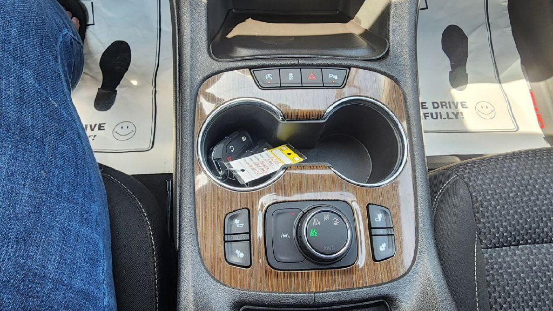 2023 WHITE GMC ACADIA SLE - AWD (1GKKNRL48PZ) with an 2.0L engine, Automatic transmission, located at 101 S. Halleck St., DeMotte, 46310, (219) 987-2922, 41.202343, -87.198189 - Photo#18