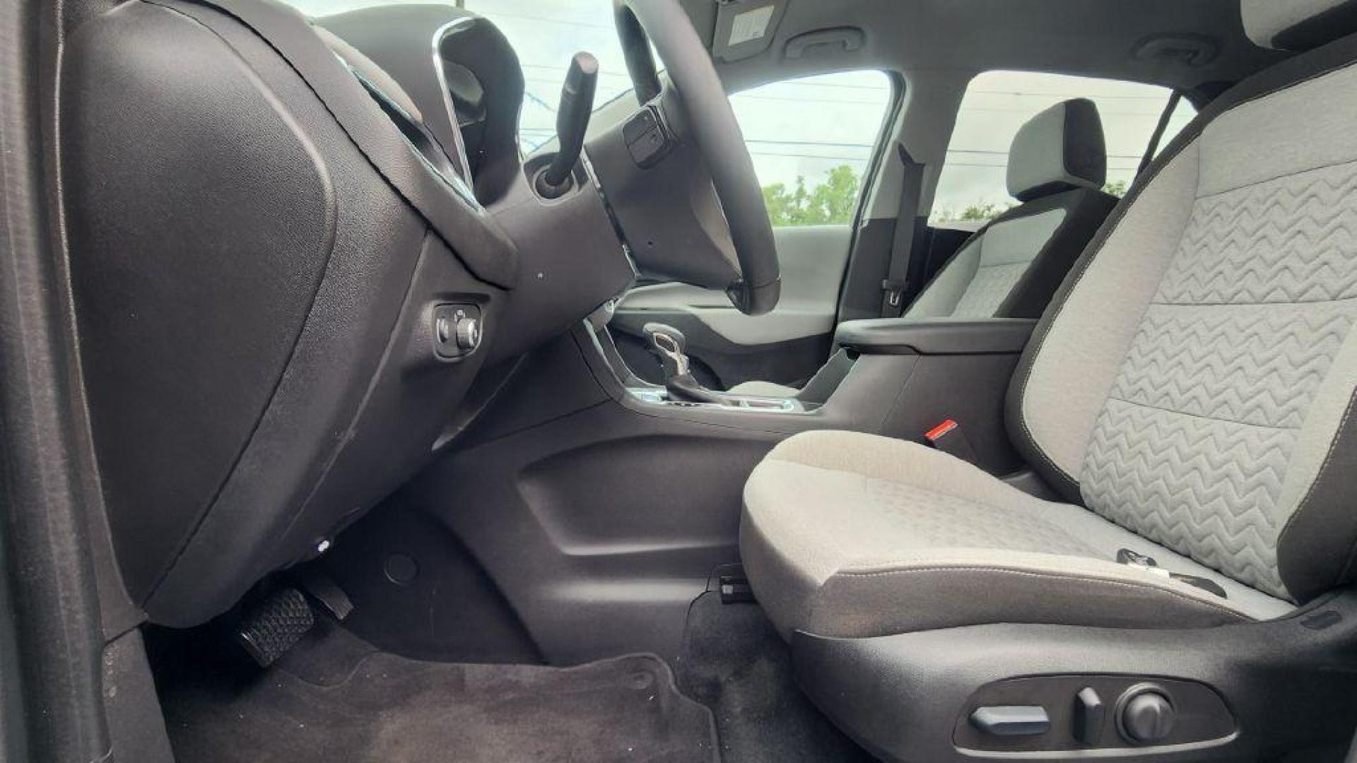 2023 GRAY CHEVROLET EQUINOX LT - AWD (3GNAXTEG1PS) with an 1.5L engine, Automatic transmission, located at 101 S. Halleck St., DeMotte, 46310, (219) 987-2922, 41.202343, -87.198189 - Photo#4