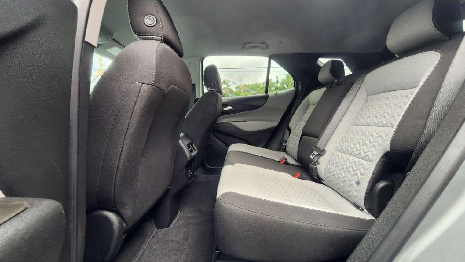 2023 GRAY CHEVROLET EQUINOX LT - AWD (3GNAXTEG1PS) with an 1.5L engine, Automatic transmission, located at 101 S. Halleck St., DeMotte, 46310, (219) 987-2922, 41.202343, -87.198189 - Photo#5