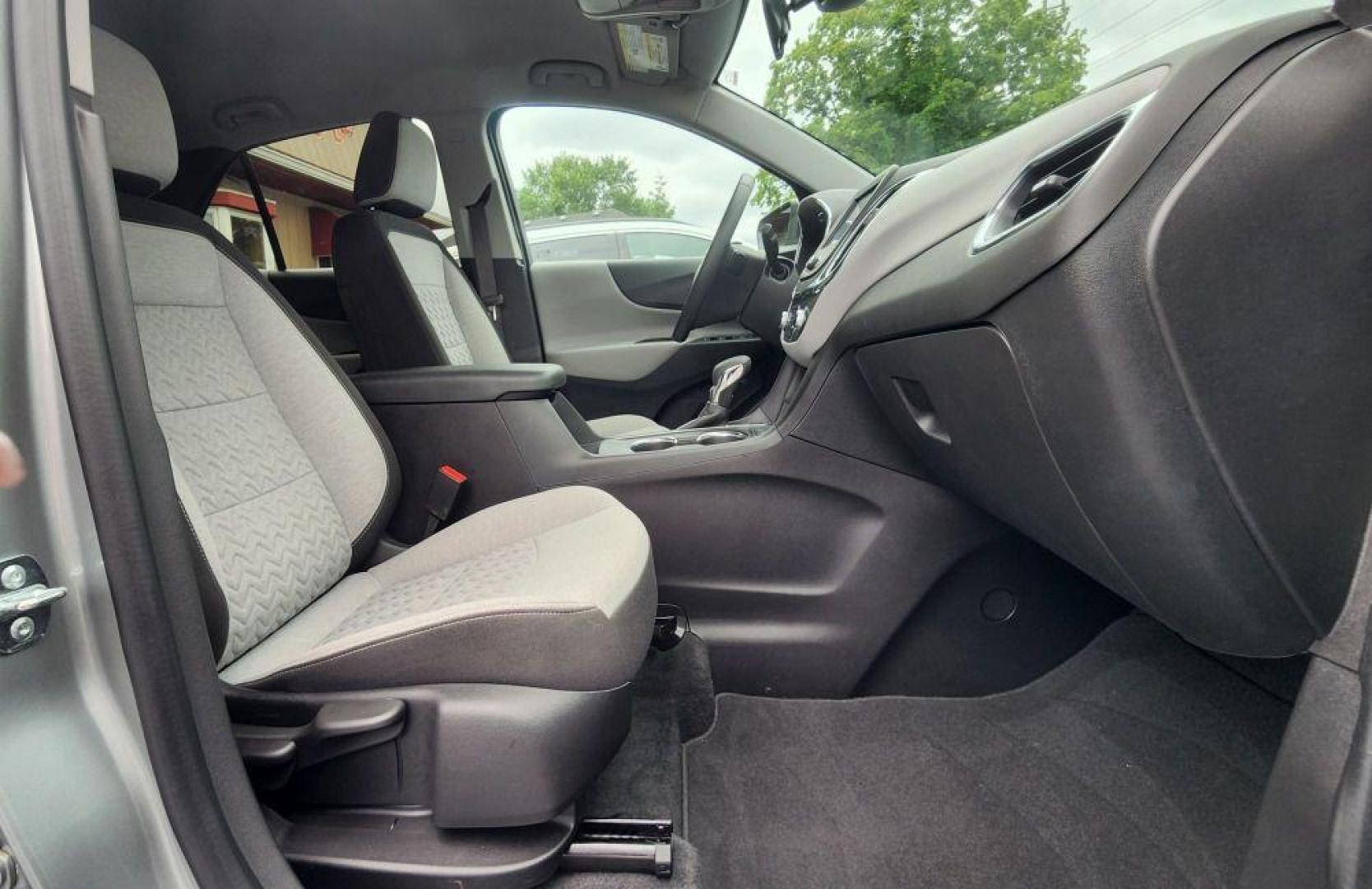 2023 GRAY CHEVROLET EQUINOX LT - AWD (3GNAXTEG1PS) with an 1.5L engine, Automatic transmission, located at 101 S. Halleck St., DeMotte, 46310, (219) 987-2922, 41.202343, -87.198189 - Photo#7