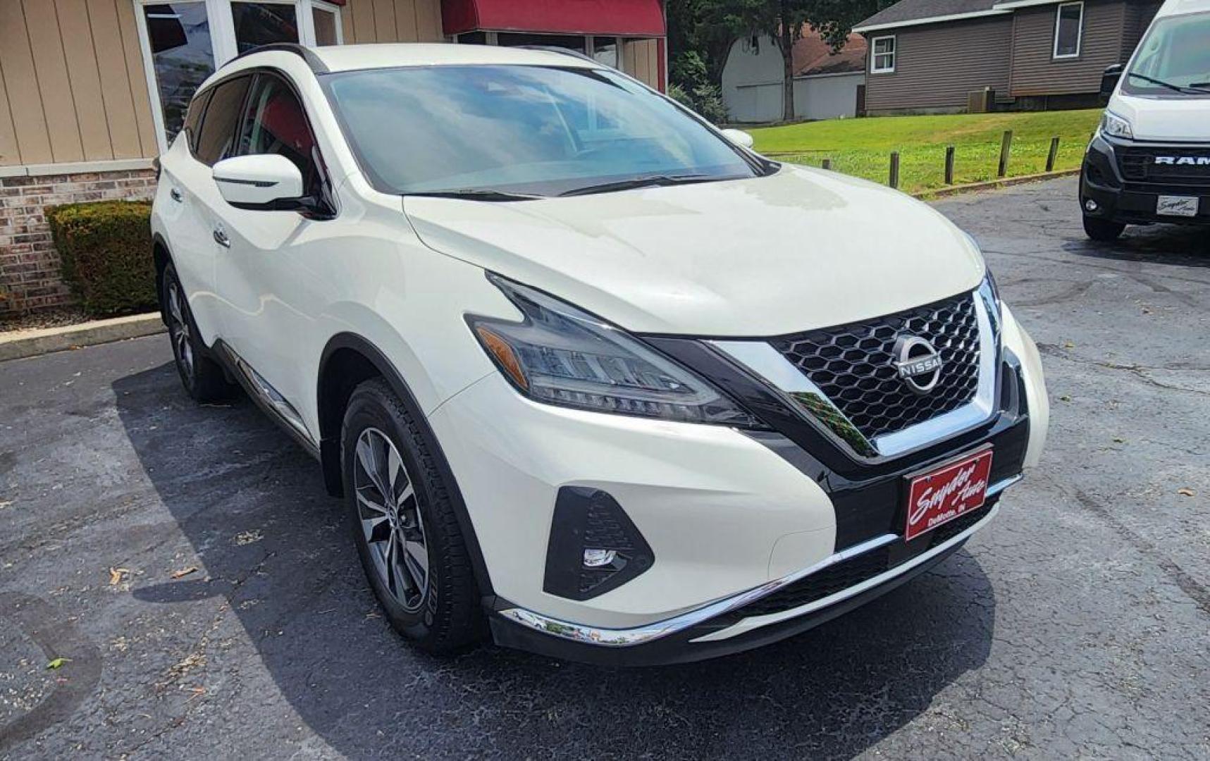 2024 WHITE NISSAN MURANO SV - AWD (5N1AZ2BS5RC) with an 3.5L engine, Continuously Variable transmission, located at 101 S. Halleck St., DeMotte, 46310, (219) 987-2922, 41.202343, -87.198189 - Photo#1