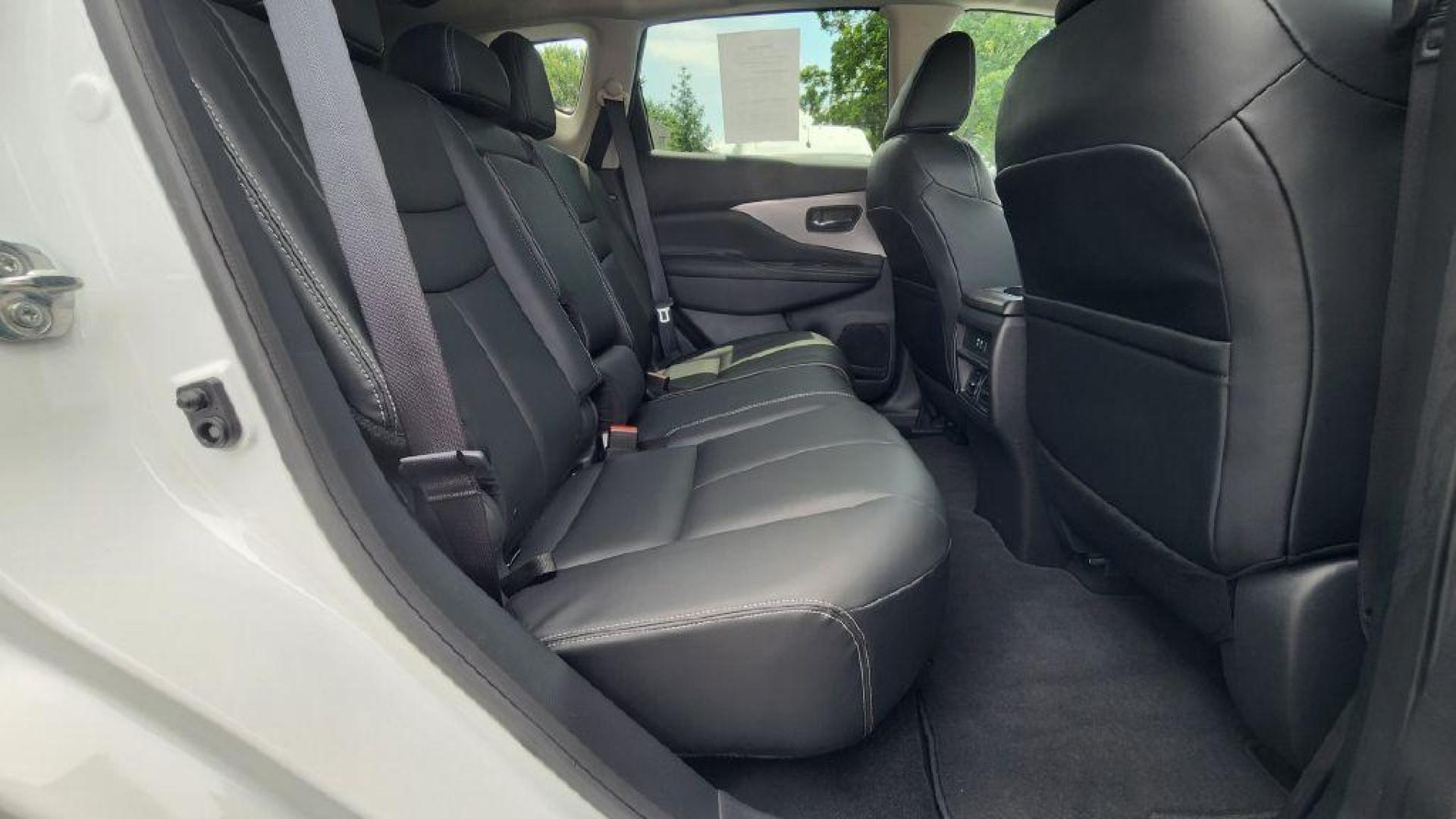 2024 WHITE NISSAN MURANO SV - AWD (5N1AZ2BS5RC) with an 3.5L engine, Continuously Variable transmission, located at 101 S. Halleck St., DeMotte, 46310, (219) 987-2922, 41.202343, -87.198189 - Photo#6