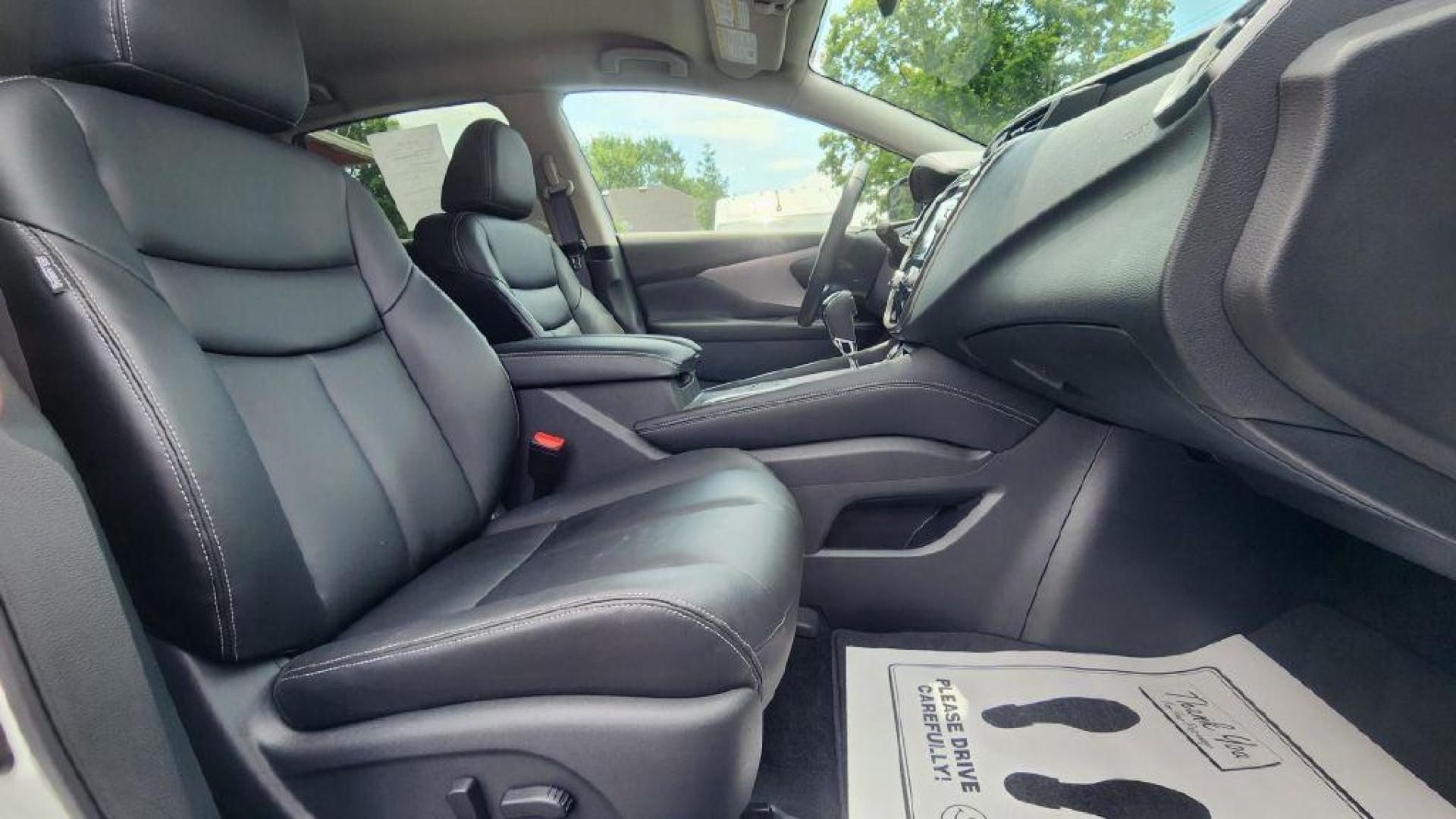2024 WHITE NISSAN MURANO SV - AWD (5N1AZ2BS5RC) with an 3.5L engine, Continuously Variable transmission, located at 101 S. Halleck St., DeMotte, 46310, (219) 987-2922, 41.202343, -87.198189 - Photo#7