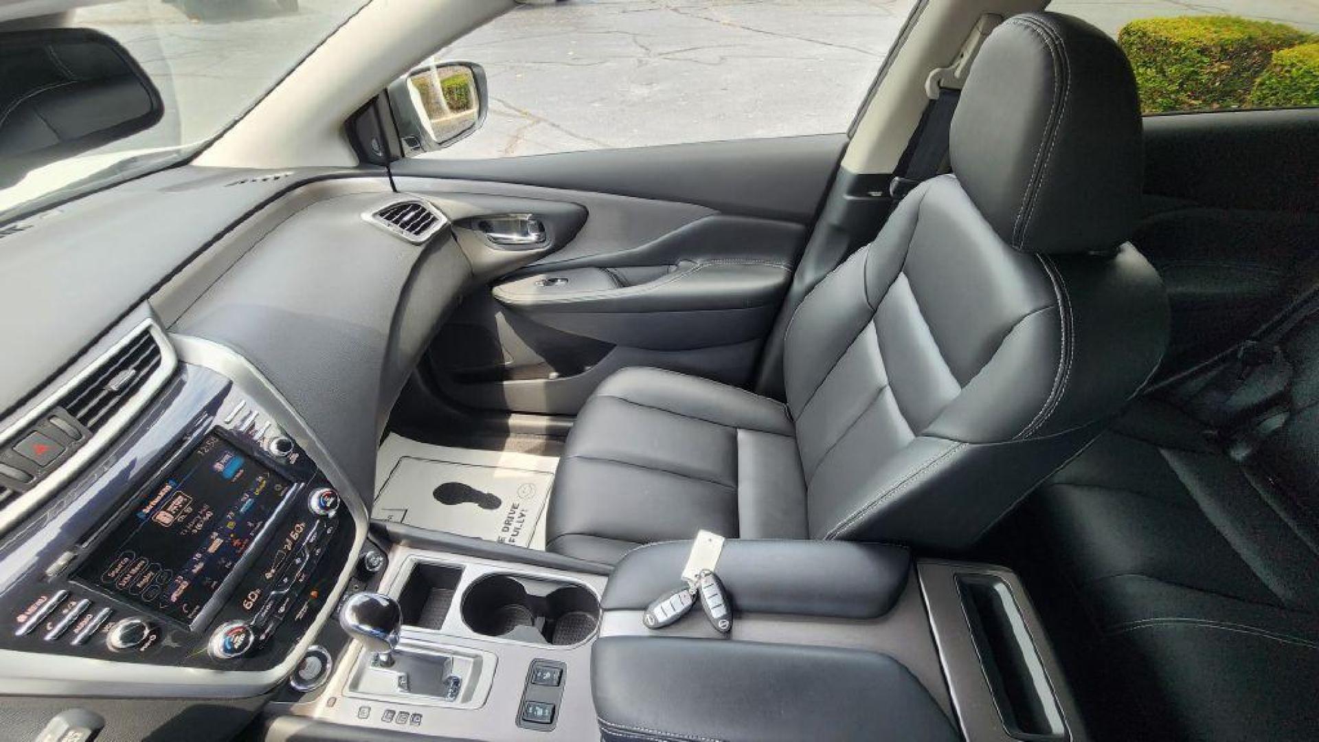 2024 WHITE NISSAN MURANO SV - AWD (5N1AZ2BS5RC) with an 3.5L engine, Continuously Variable transmission, located at 101 S. Halleck St., DeMotte, 46310, (219) 987-2922, 41.202343, -87.198189 - Photo#9