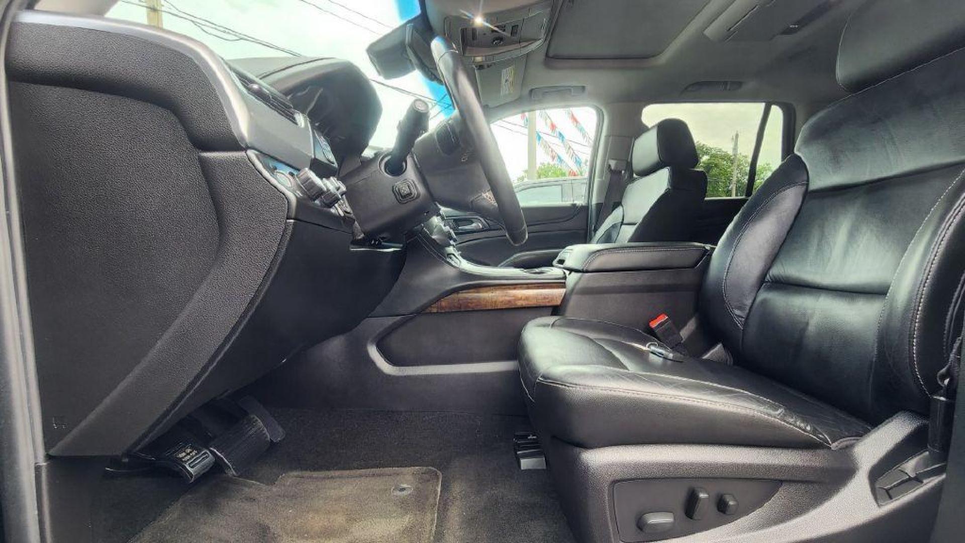 2016 BLACK CHEVROLET TAHOE 1500 LT - 4WD (1GNSKBKCXGR) with an 5.3L engine, Automatic transmission, located at 101 S. Halleck St., DeMotte, 46310, (219) 987-2922, 41.202343, -87.198189 - Photo#4