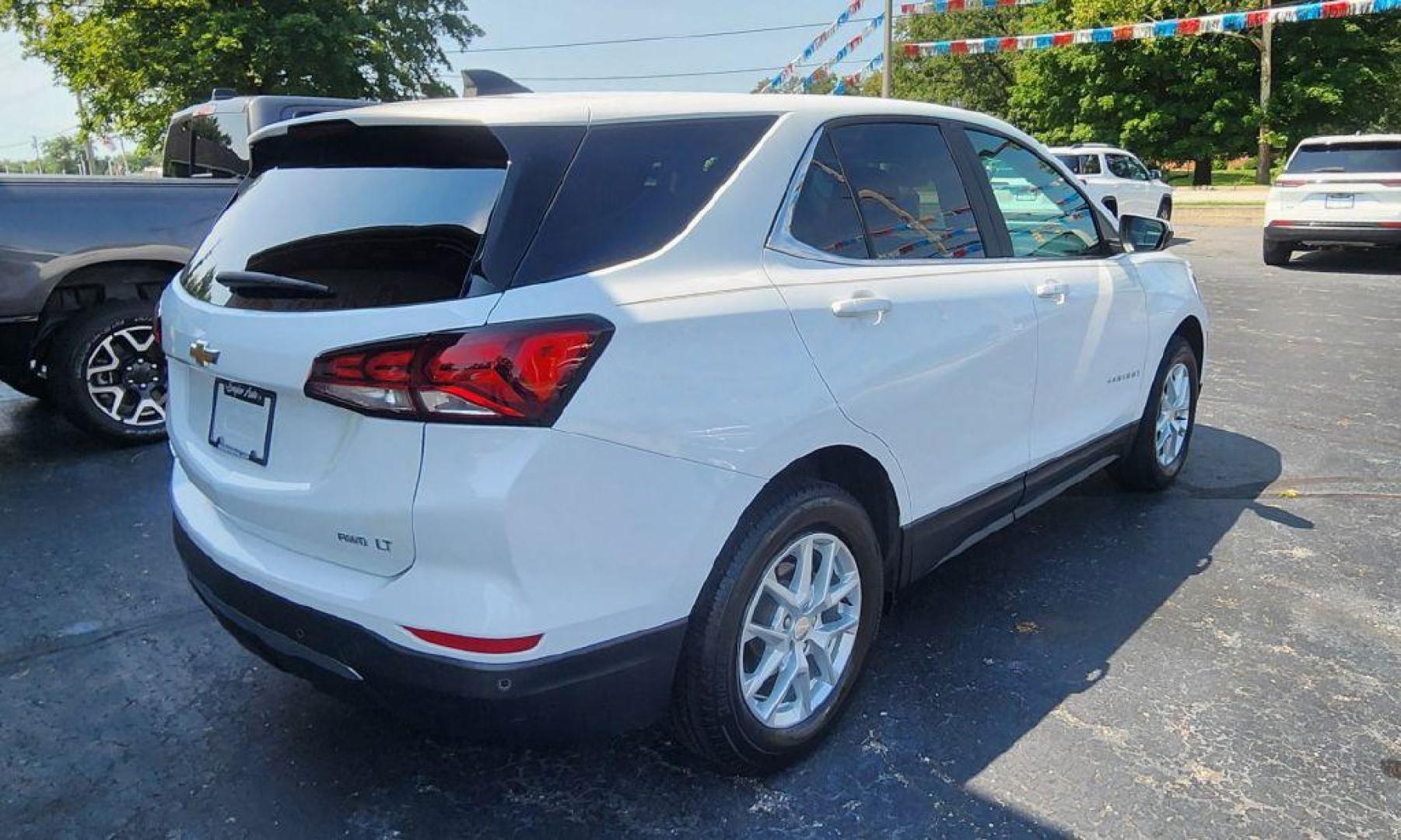 2023 WHITE CHEVROLET EQUINOX LT (3GNAXUEG7PS) with an 1.5L engine, Automatic transmission, located at 101 S. Halleck St., DeMotte, 46310, (219) 987-2922, 41.202343, -87.198189 - Photo#2