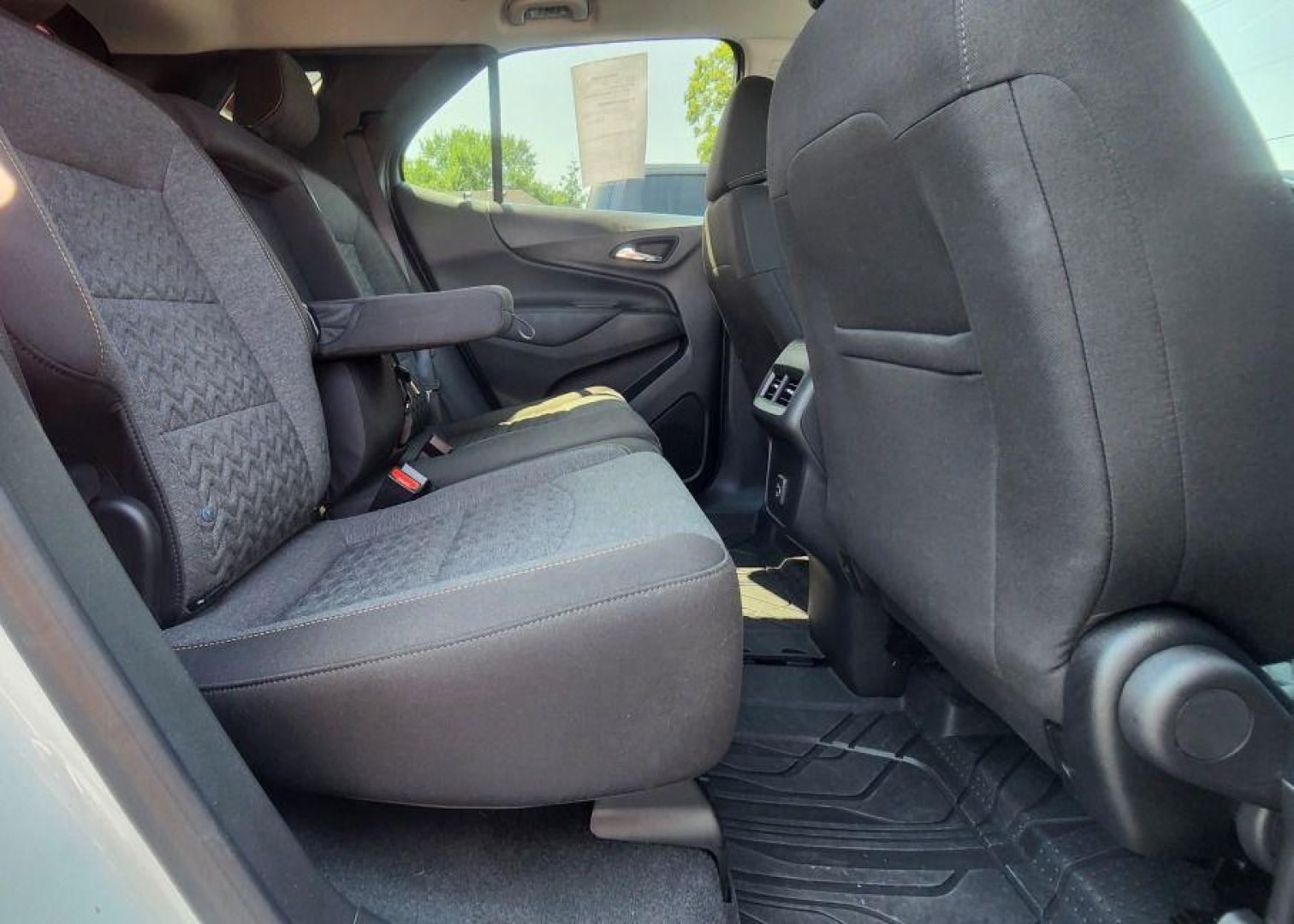 2023 WHITE CHEVROLET EQUINOX LT (3GNAXUEG7PS) with an 1.5L engine, Automatic transmission, located at 101 S. Halleck St., DeMotte, 46310, (219) 987-2922, 41.202343, -87.198189 - Photo#6