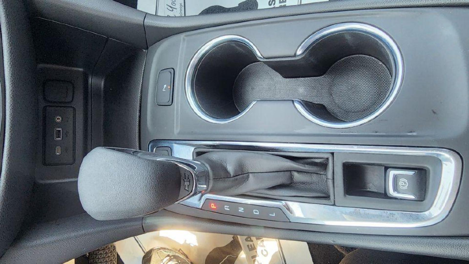 2023 WHITE CHEVROLET EQUINOX LT (3GNAXUEG7PS) with an 1.5L engine, Automatic transmission, located at 101 S. Halleck St., DeMotte, 46310, (219) 987-2922, 41.202343, -87.198189 - Photo#15