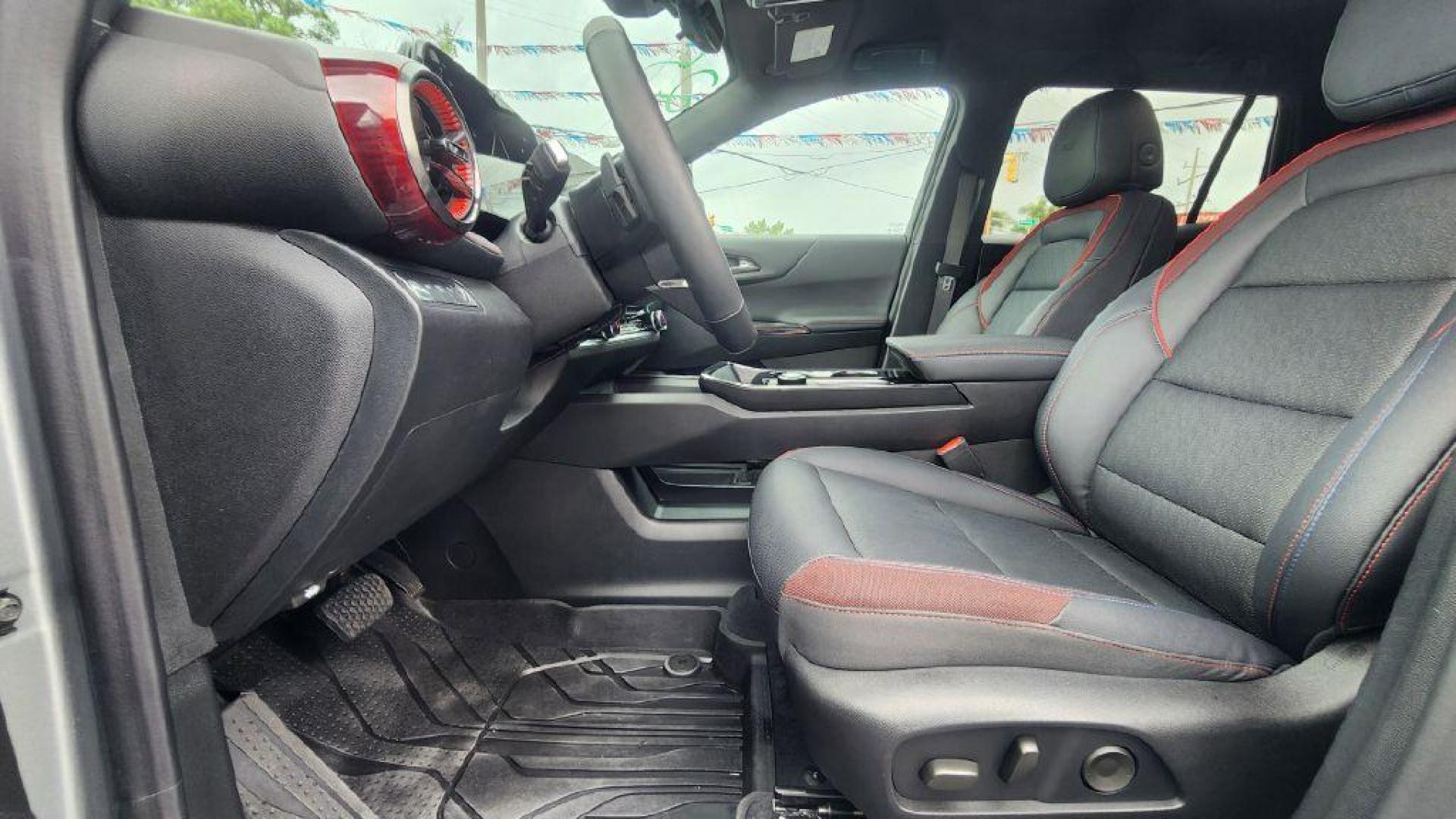 2025 GRAY CHEVROLET EQUINOX RS (3GNAXTEG4SL) with an 1.5L engine, Automatic transmission, located at 101 S. Halleck St., DeMotte, 46310, (219) 987-2922, 41.202343, -87.198189 - Photo#4