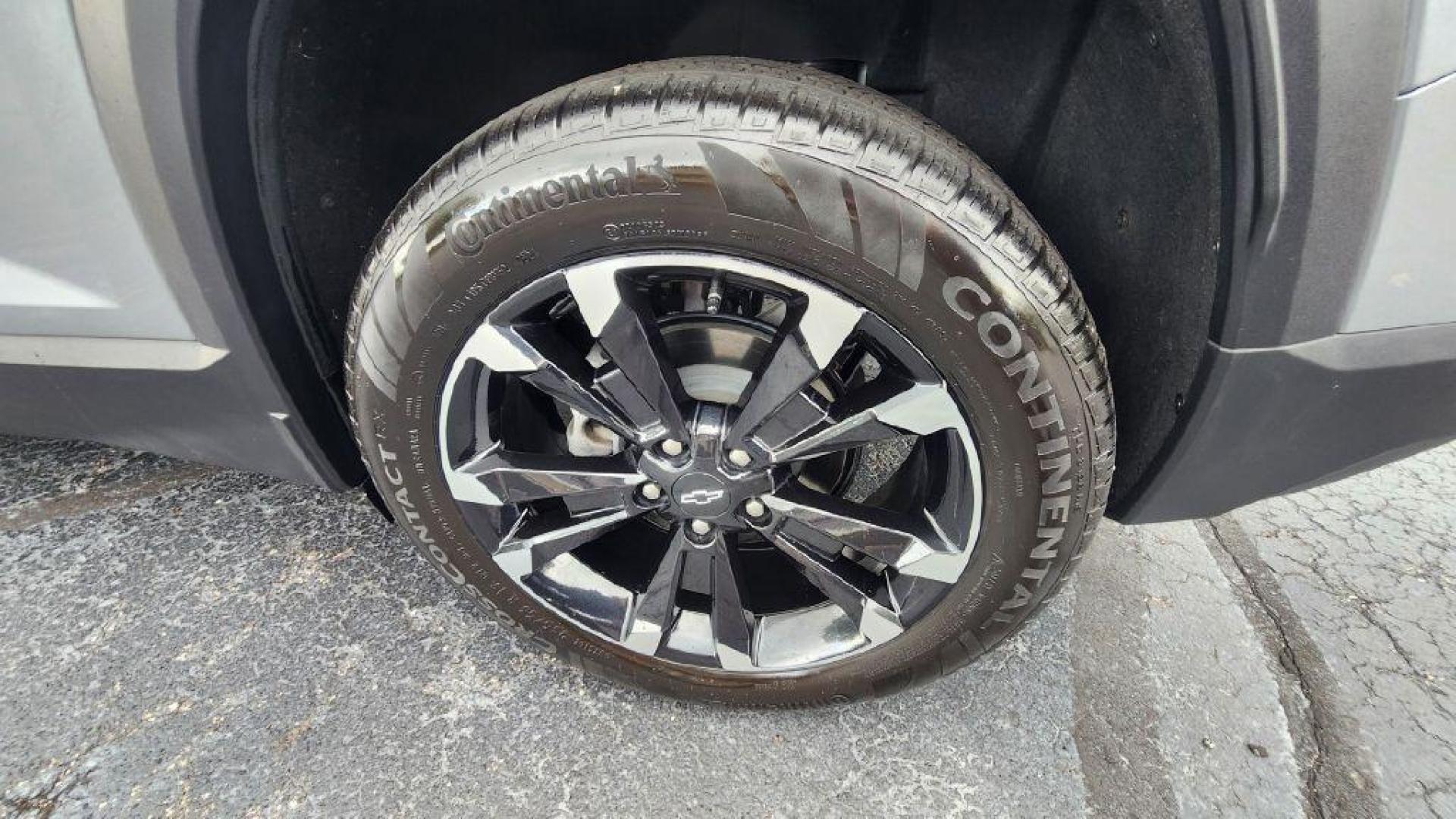 2025 GRAY CHEVROLET EQUINOX RS (3GNAXTEG4SL) with an 1.5L engine, Automatic transmission, located at 101 S. Halleck St., DeMotte, 46310, (219) 987-2922, 41.202343, -87.198189 - Photo#20