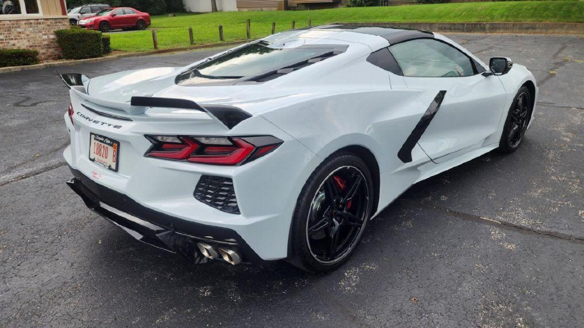 2020 GRAY CHEVROLET CORVETTE STINGRAY 3LT - RWD (1G1Y82D47L5) with an 6.2L engine, Automatic transmission, located at 101 S. Halleck St., DeMotte, 46310, (219) 987-2922, 41.202343, -87.198189 - Photo#3