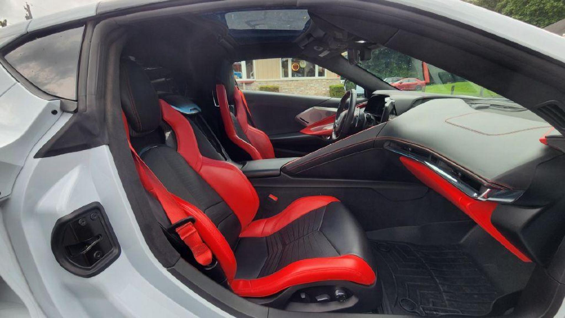2020 GRAY CHEVROLET CORVETTE STINGRAY 3LT - RWD (1G1Y82D47L5) with an 6.2L engine, Automatic transmission, located at 101 S. Halleck St., DeMotte, 46310, (219) 987-2922, 41.202343, -87.198189 - Photo#7