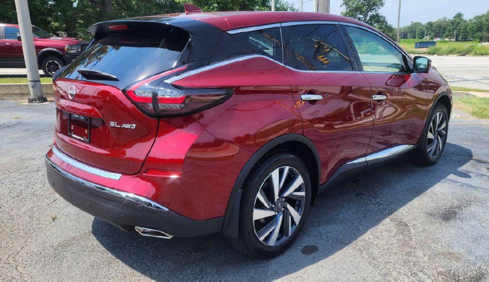 2024 RED NISSAN MURANO SL - AWD (5N1AZ2CS8RC) with an 3.5L engine, Continuously Variable transmission, located at 101 S. Halleck St., DeMotte, 46310, (219) 987-2922, 41.202343, -87.198189 - Photo#2