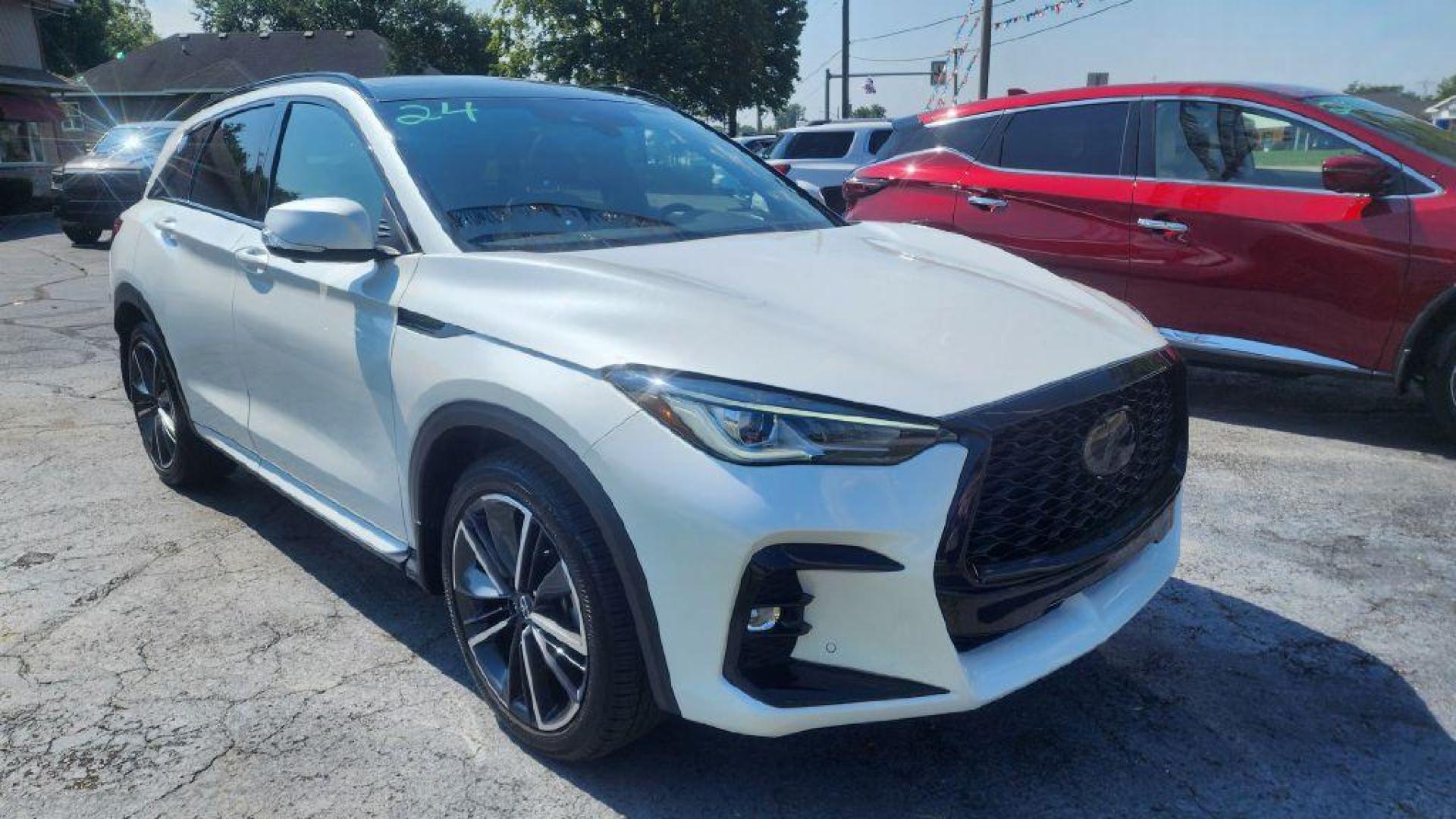 2024 WHITE INFINITI QX50 SPORT - AWD (3PCAJ5FB1RF) with an 2.0L engine, Continuously Variable transmission, located at 101 S. Halleck St., DeMotte, 46310, (219) 987-2922, 41.202343, -87.198189 - Photo#1