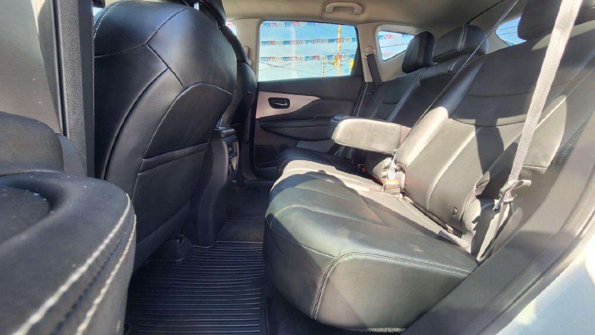 2023 WHITE NISSAN MURANO SV - AWD (5N1AZ2BS8PC) with an 3.5L engine, Automatic transmission, located at 101 S. Halleck St., DeMotte, 46310, (219) 987-2922, 41.202343, -87.198189 - Photo#5