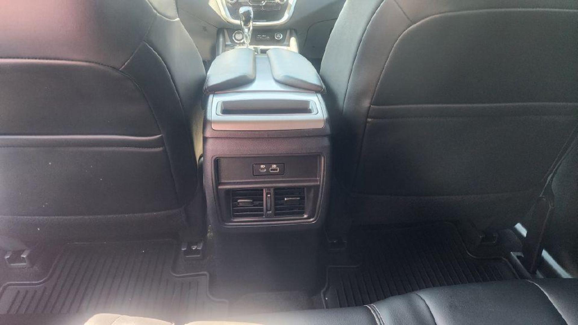 2023 WHITE NISSAN MURANO SV - AWD (5N1AZ2BS8PC) with an 3.5L engine, Automatic transmission, located at 101 S. Halleck St., DeMotte, 46310, (219) 987-2922, 41.202343, -87.198189 - Photo#17