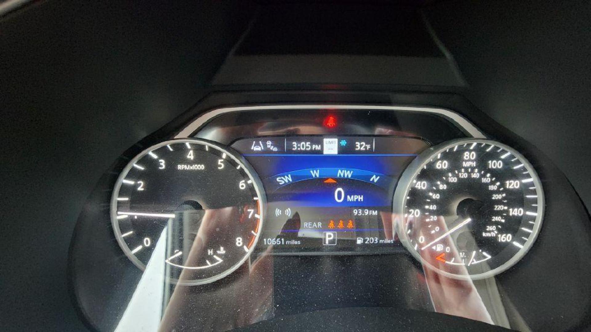 2024 BURGUN NISSAN MURANO PLATINUM - AWD (5N1AZ2DS5RC) with an 3.5L engine, Continuously Variable transmission, located at 101 S. Halleck St., DeMotte, 46310, (219) 987-2922, 41.202343, -87.198189 - Photo#10