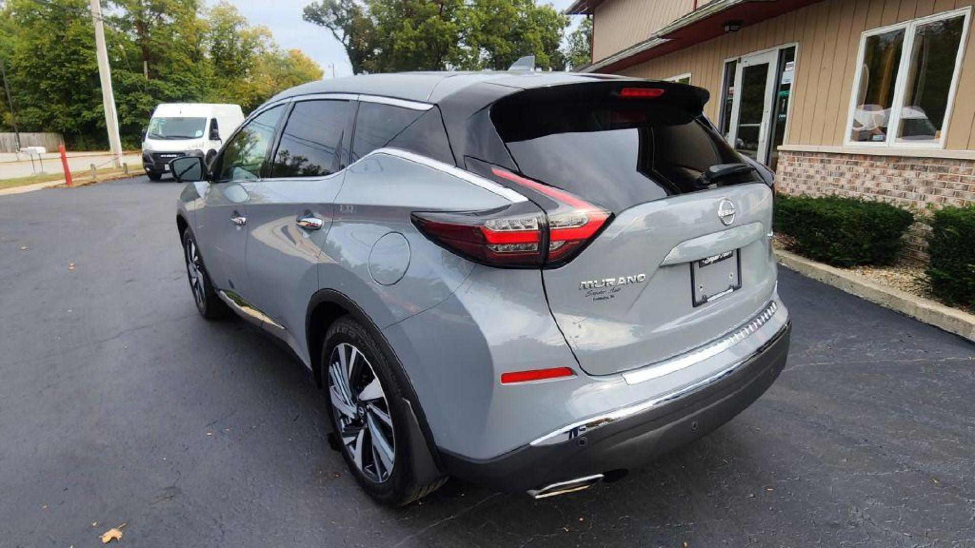2024 GRAY NISSAN MURANO SL - AWD (5N1AZ2CS8RC) with an 3.5L engine, Continuously Variable transmission, located at 101 S. Halleck St., DeMotte, 46310, (219) 987-2922, 41.202343, -87.198189 - Photo#3