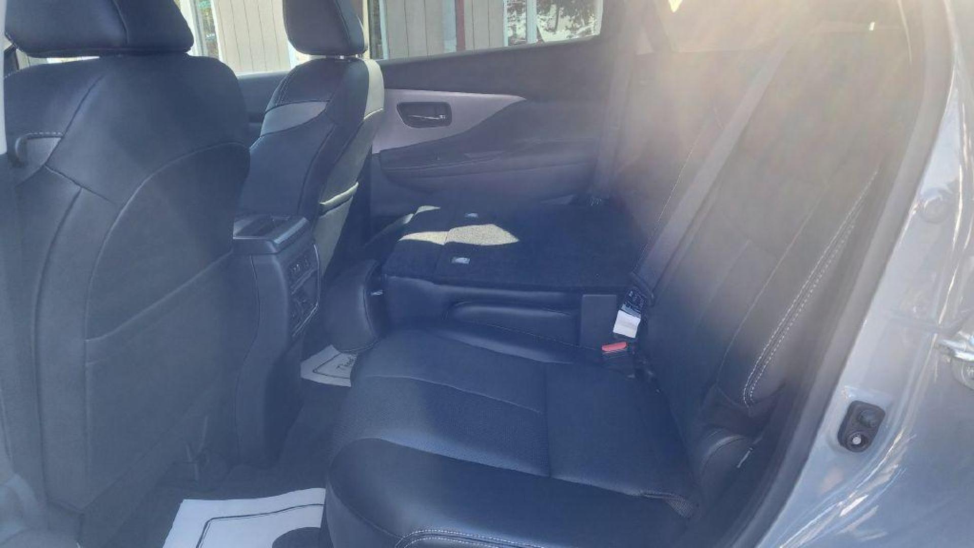 2024 GRAY NISSAN MURANO SL - AWD (5N1AZ2CS8RC) with an 3.5L engine, Continuously Variable transmission, located at 101 S. Halleck St., DeMotte, 46310, (219) 987-2922, 41.202343, -87.198189 - Photo#5