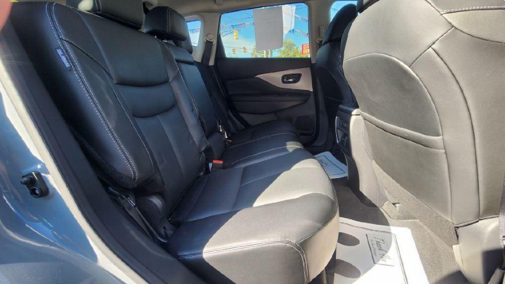 2024 GRAY NISSAN MURANO SL - AWD (5N1AZ2CS8RC) with an 3.5L engine, Continuously Variable transmission, located at 101 S. Halleck St., DeMotte, 46310, (219) 987-2922, 41.202343, -87.198189 - Photo#6