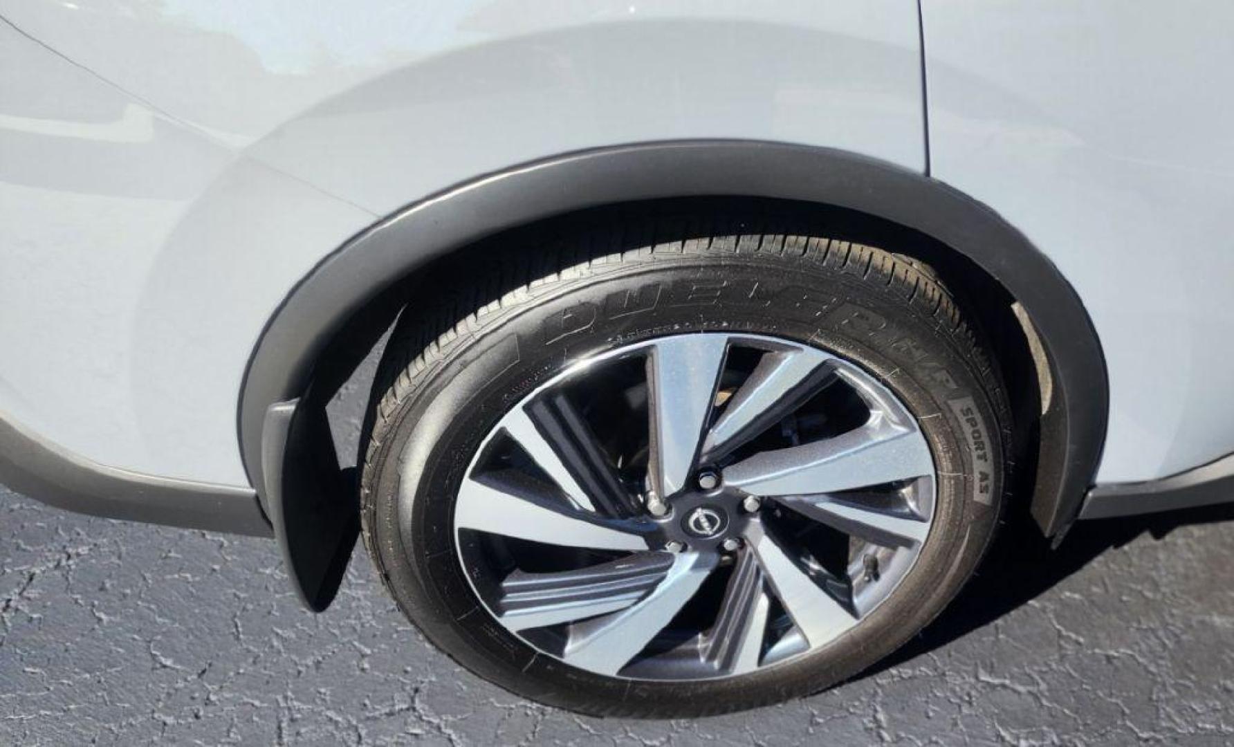 2024 GRAY NISSAN MURANO SL - AWD (5N1AZ2CS8RC) with an 3.5L engine, Continuously Variable transmission, located at 101 S. Halleck St., DeMotte, 46310, (219) 987-2922, 41.202343, -87.198189 - Photo#20
