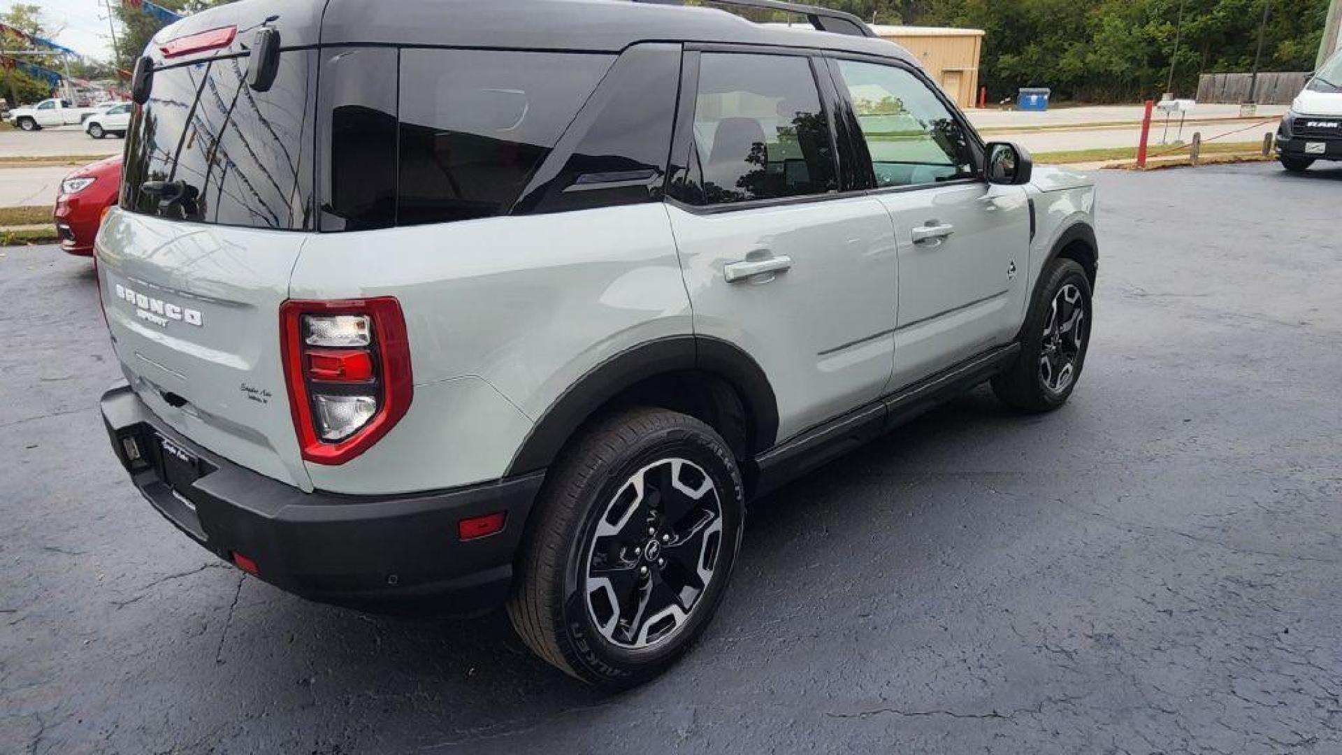2021 GRAY FORD BRONCO SPORT OUTER BANKS - 4 (3FMCR9C67MR) with an 1.5L engine, Automatic transmission, located at 101 S. Halleck St., DeMotte, 46310, (219) 987-2922, 41.202343, -87.198189 - Photo#2