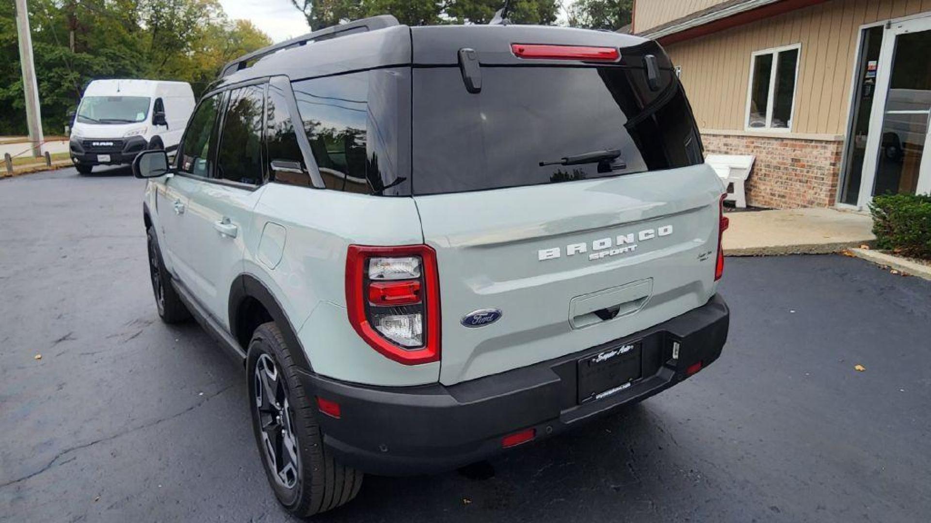 2021 GRAY FORD BRONCO SPORT OUTER BANKS - 4 (3FMCR9C67MR) with an 1.5L engine, Automatic transmission, located at 101 S. Halleck St., DeMotte, 46310, (219) 987-2922, 41.202343, -87.198189 - Photo#3
