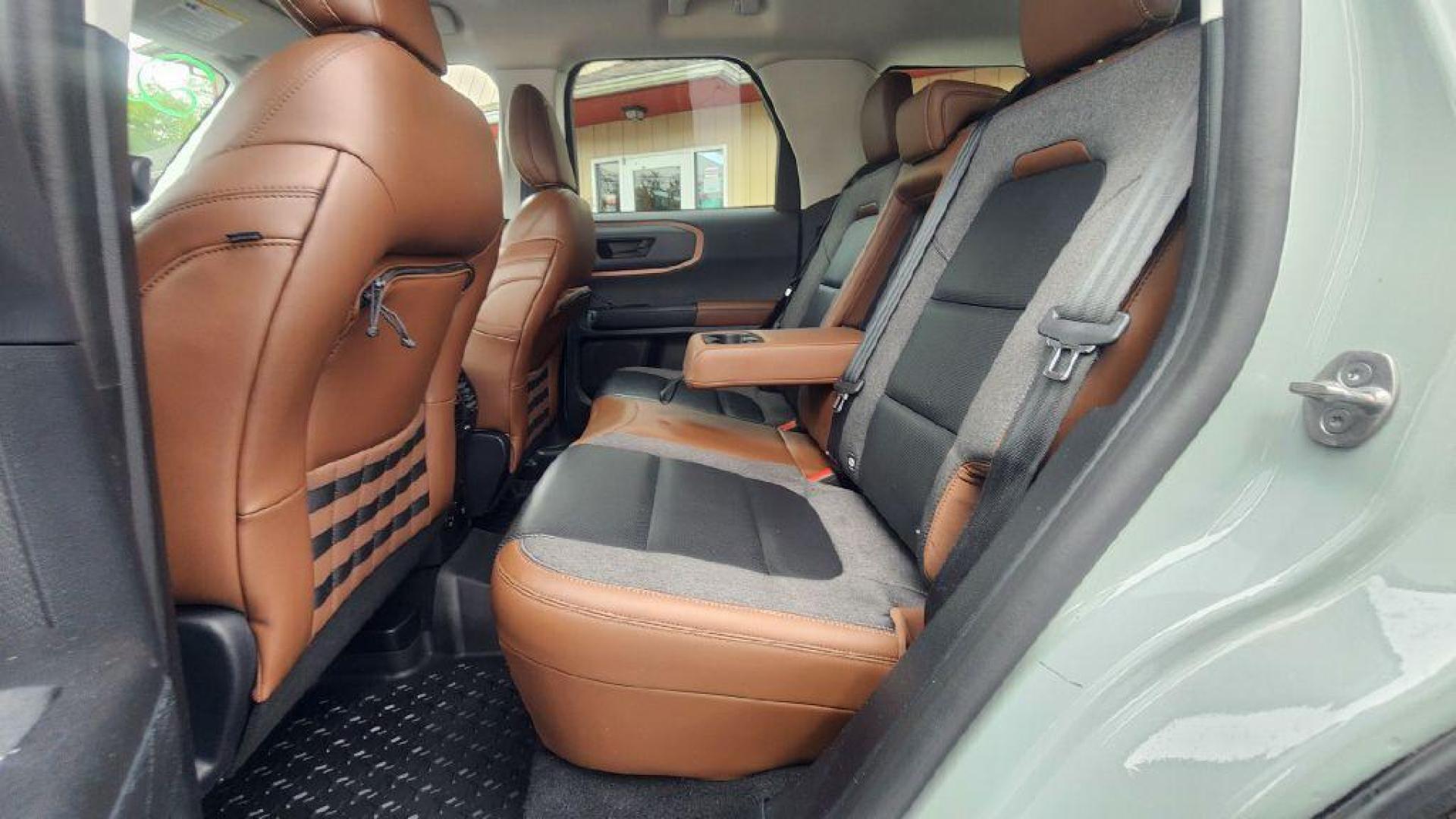 2021 GRAY FORD BRONCO SPORT OUTER BANKS - 4 (3FMCR9C67MR) with an 1.5L engine, Automatic transmission, located at 101 S. Halleck St., DeMotte, 46310, (219) 987-2922, 41.202343, -87.198189 - Photo#5