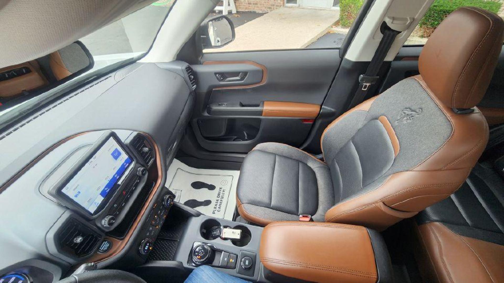 2021 GRAY FORD BRONCO SPORT OUTER BANKS - 4 (3FMCR9C67MR) with an 1.5L engine, Automatic transmission, located at 101 S. Halleck St., DeMotte, 46310, (219) 987-2922, 41.202343, -87.198189 - Photo#9