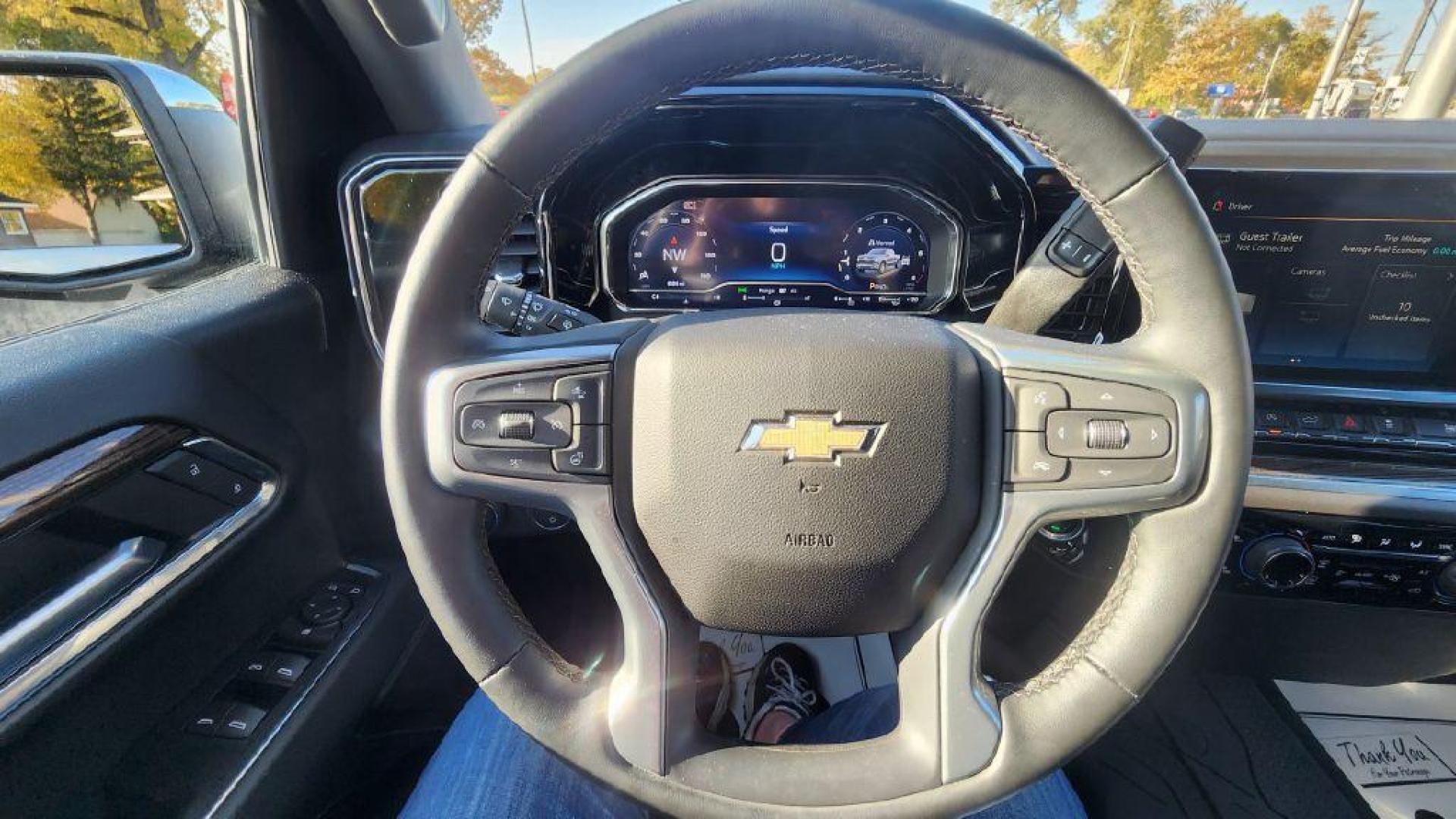 2024 GRAY CHEVROLET SILVERADO 1500 LT - 4WD (1GCUDDEDXRZ) with an 5.3L engine, Automatic transmission, located at 101 S. Halleck St., DeMotte, 46310, (219) 987-2922, 41.202343, -87.198189 - Photo#10