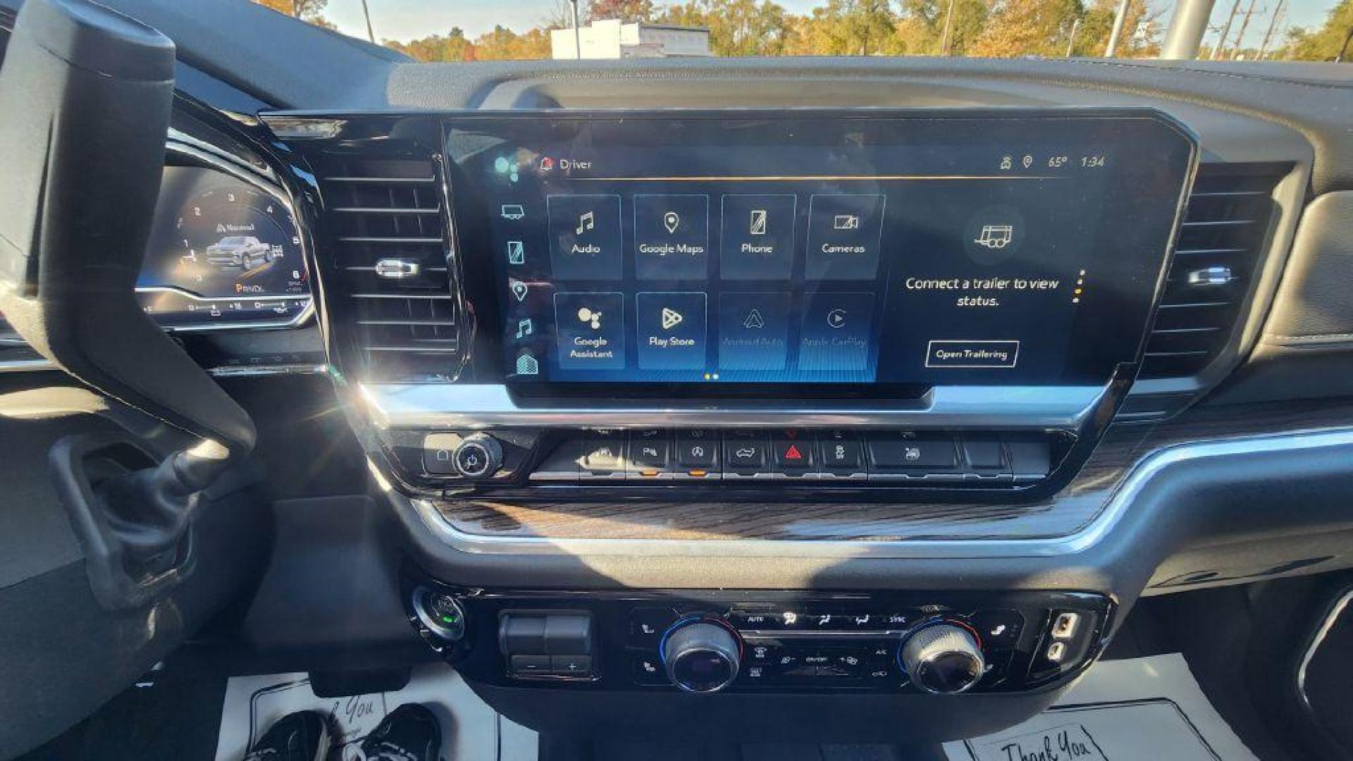 2024 GRAY CHEVROLET SILVERADO 1500 LT - 4WD (1GCUDDEDXRZ) with an 5.3L engine, Automatic transmission, located at 101 S. Halleck St., DeMotte, 46310, (219) 987-2922, 41.202343, -87.198189 - Photo#14