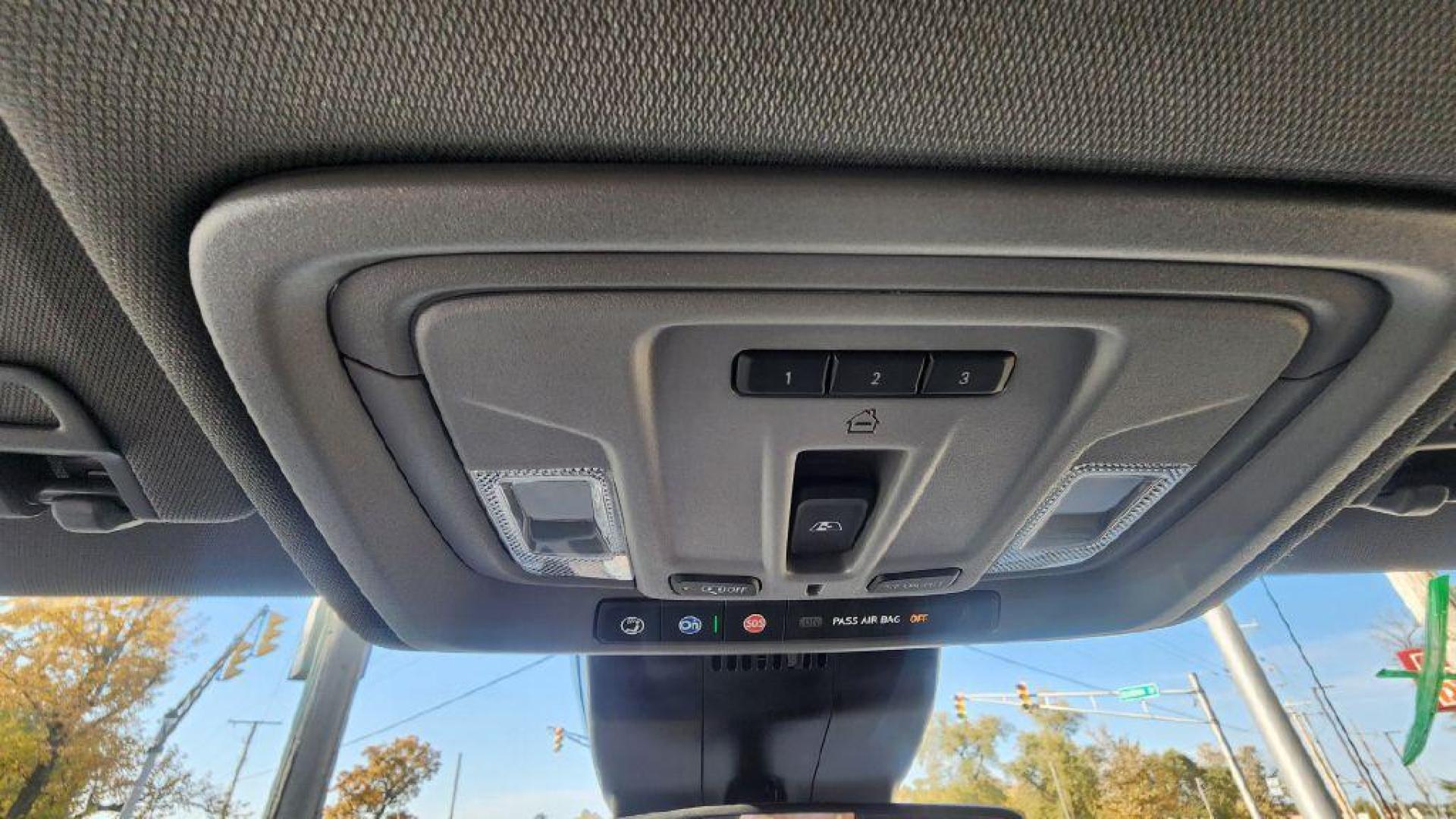 2024 GRAY CHEVROLET SILVERADO 1500 LT - 4WD (1GCUDDEDXRZ) with an 5.3L engine, Automatic transmission, located at 101 S. Halleck St., DeMotte, 46310, (219) 987-2922, 41.202343, -87.198189 - Photo#18