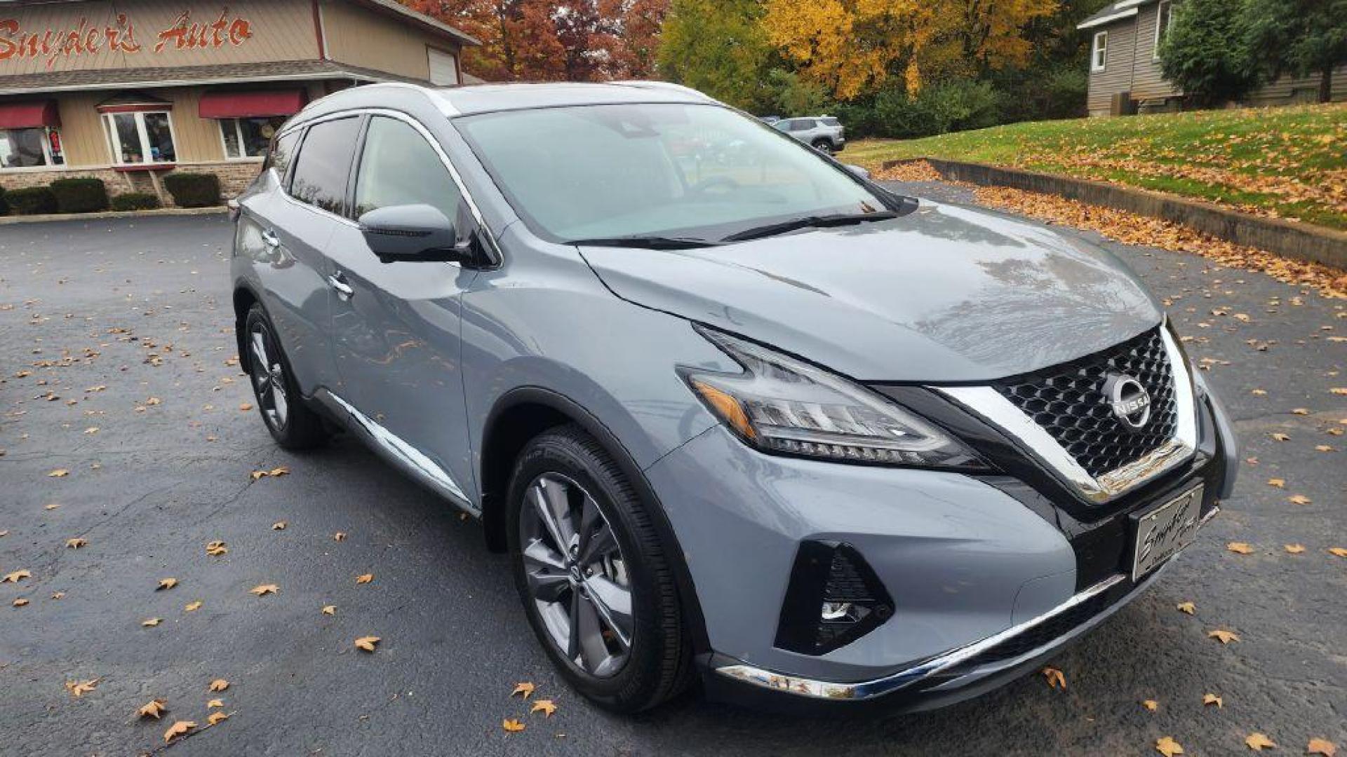 2024 GRAY NISSAN MURANO PLATINUM - AWD (5N1AZ2DSXRC) with an 3.5L engine, Continuously Variable transmission, located at 101 S. Halleck St., DeMotte, 46310, (219) 987-2922, 41.202343, -87.198189 - Photo#1