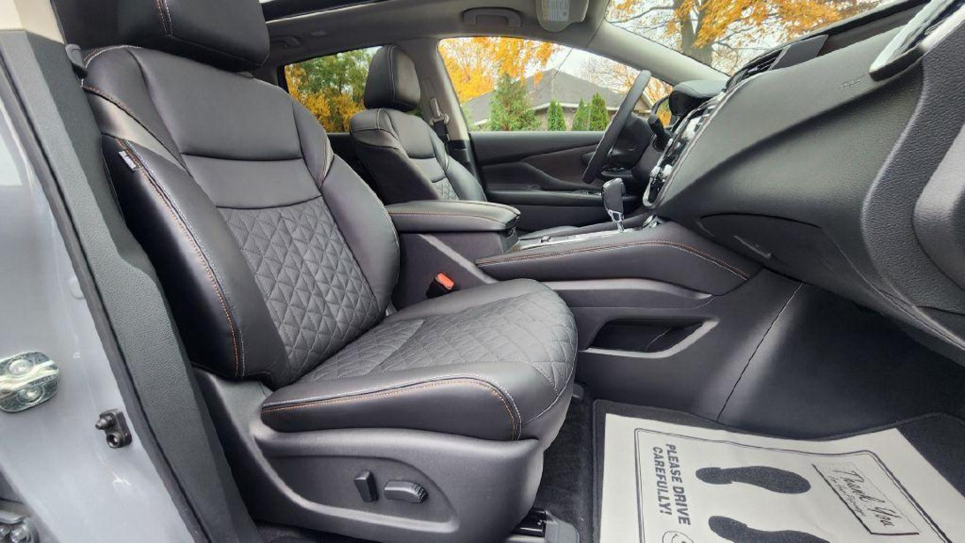 2024 GRAY NISSAN MURANO PLATINUM - AWD (5N1AZ2DSXRC) with an 3.5L engine, Continuously Variable transmission, located at 101 S. Halleck St., DeMotte, 46310, (219) 987-2922, 41.202343, -87.198189 - Photo#7