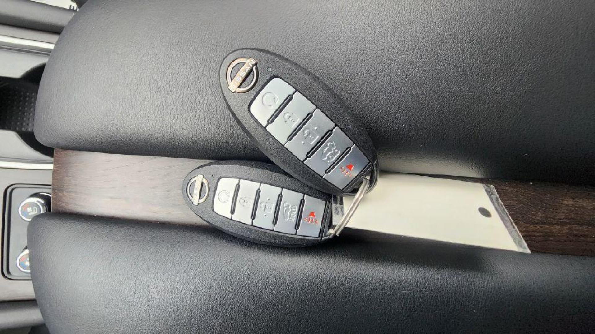 2024 GRAY NISSAN MURANO PLATINUM - AWD (5N1AZ2DSXRC) with an 3.5L engine, Continuously Variable transmission, located at 101 S. Halleck St., DeMotte, 46310, (219) 987-2922, 41.202343, -87.198189 - Photo#16