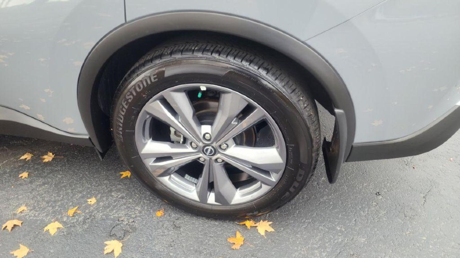 2024 GRAY NISSAN MURANO PLATINUM - AWD (5N1AZ2DSXRC) with an 3.5L engine, Continuously Variable transmission, located at 101 S. Halleck St., DeMotte, 46310, (219) 987-2922, 41.202343, -87.198189 - Photo#24