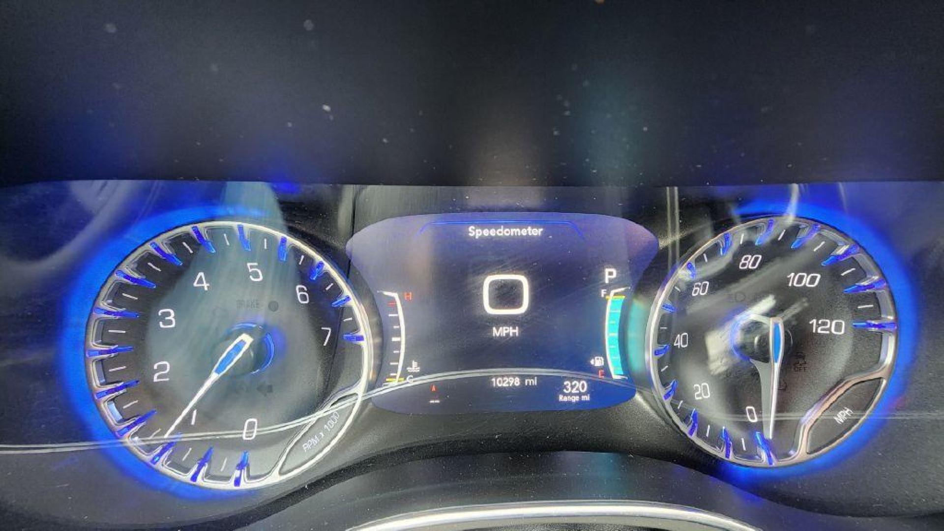 2024 SILVER CHRYSLER PACIFICA LIMITED (2C4RC1GG9RR) with an 3.6L engine, Automatic transmission, located at 101 S. Halleck St., DeMotte, 46310, (219) 987-2922, 41.202343, -87.198189 - Photo#12