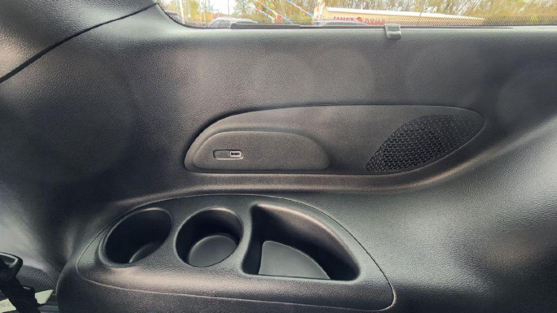 2024 SILVER CHRYSLER PACIFICA LIMITED (2C4RC1GG9RR) with an 3.6L engine, Automatic transmission, located at 101 S. Halleck St., DeMotte, 46310, (219) 987-2922, 41.202343, -87.198189 - Photo#25