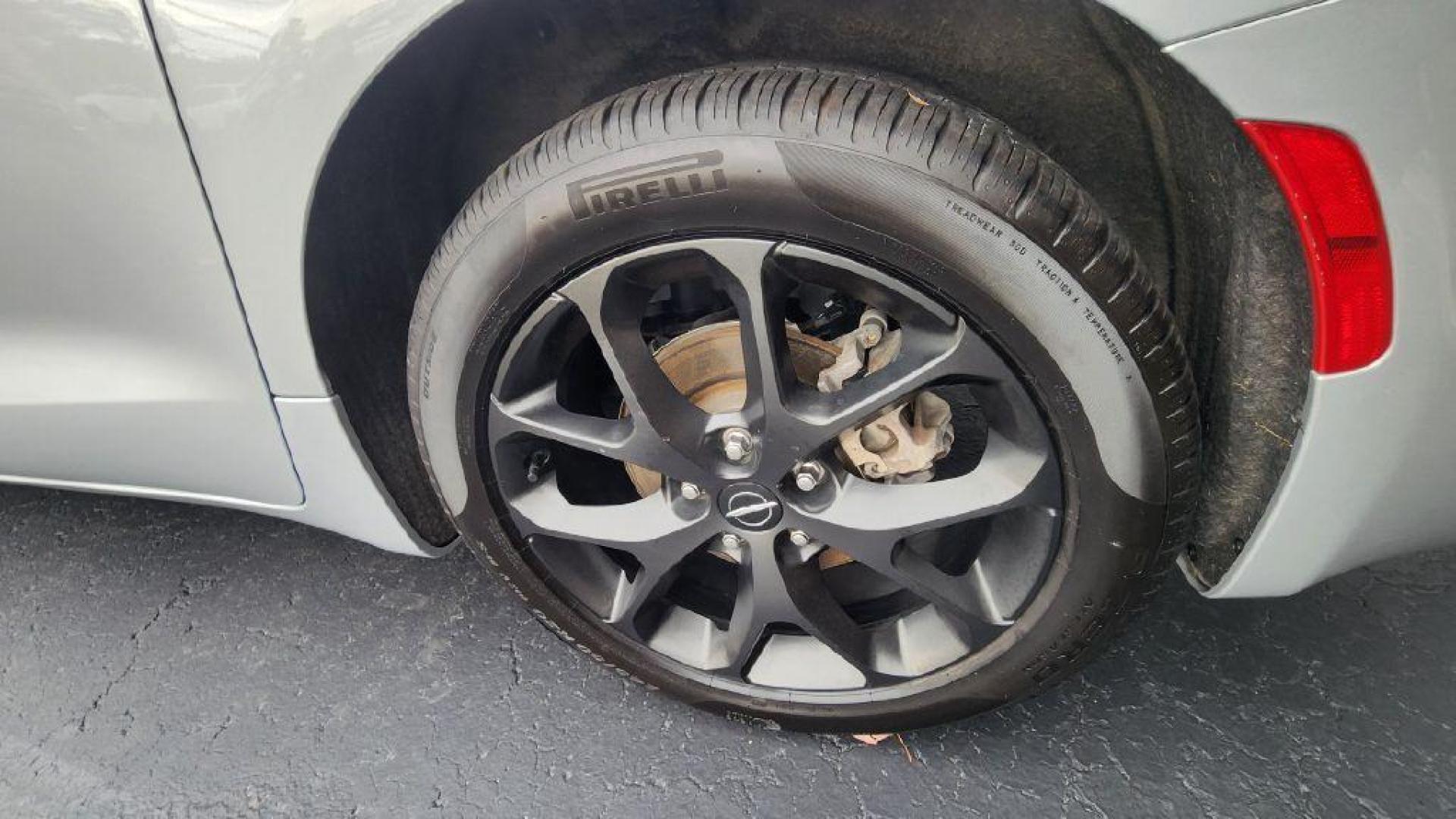 2024 SILVER CHRYSLER PACIFICA LIMITED (2C4RC1GG9RR) with an 3.6L engine, Automatic transmission, located at 101 S. Halleck St., DeMotte, 46310, (219) 987-2922, 41.202343, -87.198189 - Photo#29