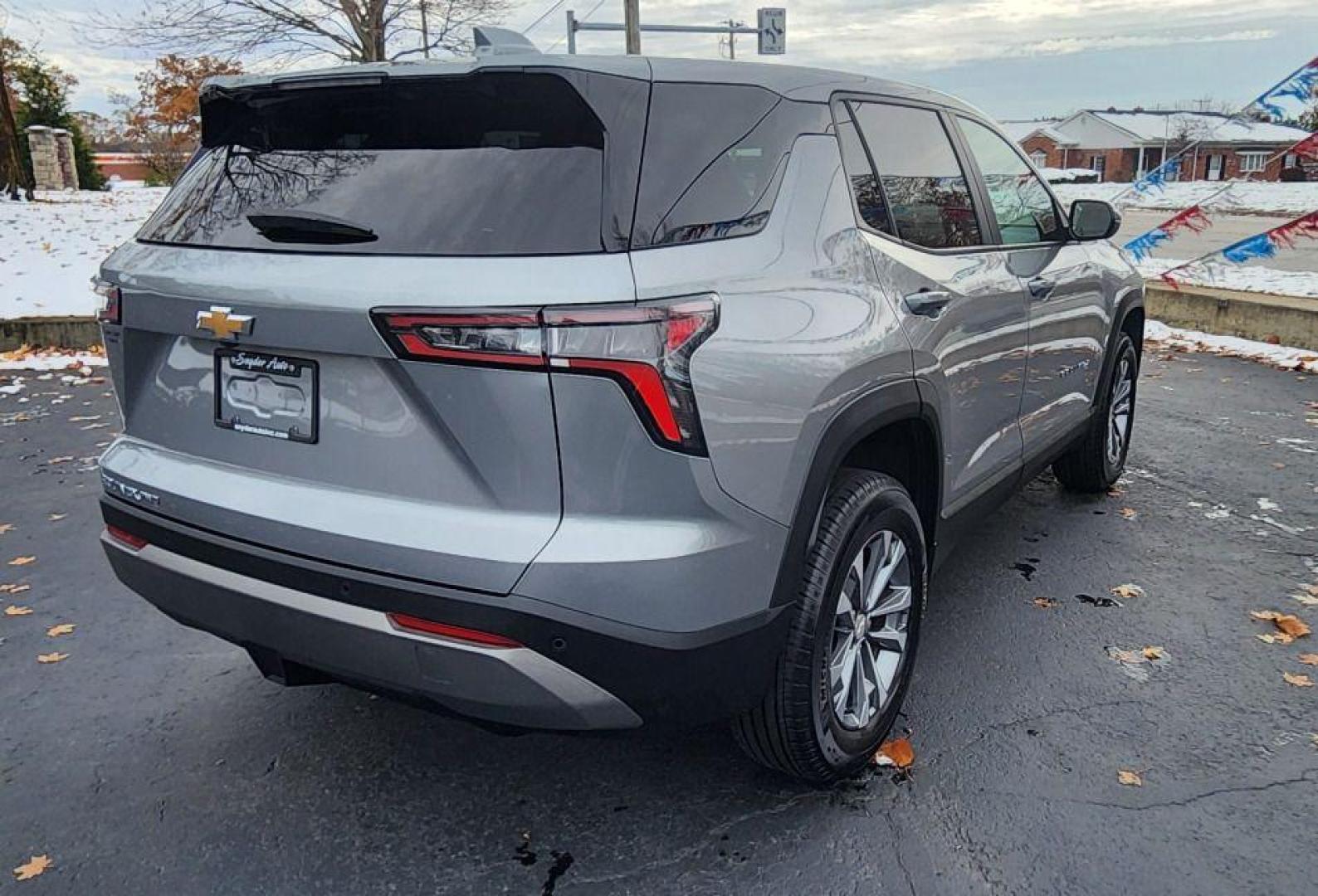 2025 GRAY CHEVROLET EQUINOX LT - AWD (3GNAXPEG2SL) with an 1.5L engine, Automatic transmission, located at 101 S. Halleck St., DeMotte, 46310, (219) 987-2922, 41.202343, -87.198189 - Photo#2